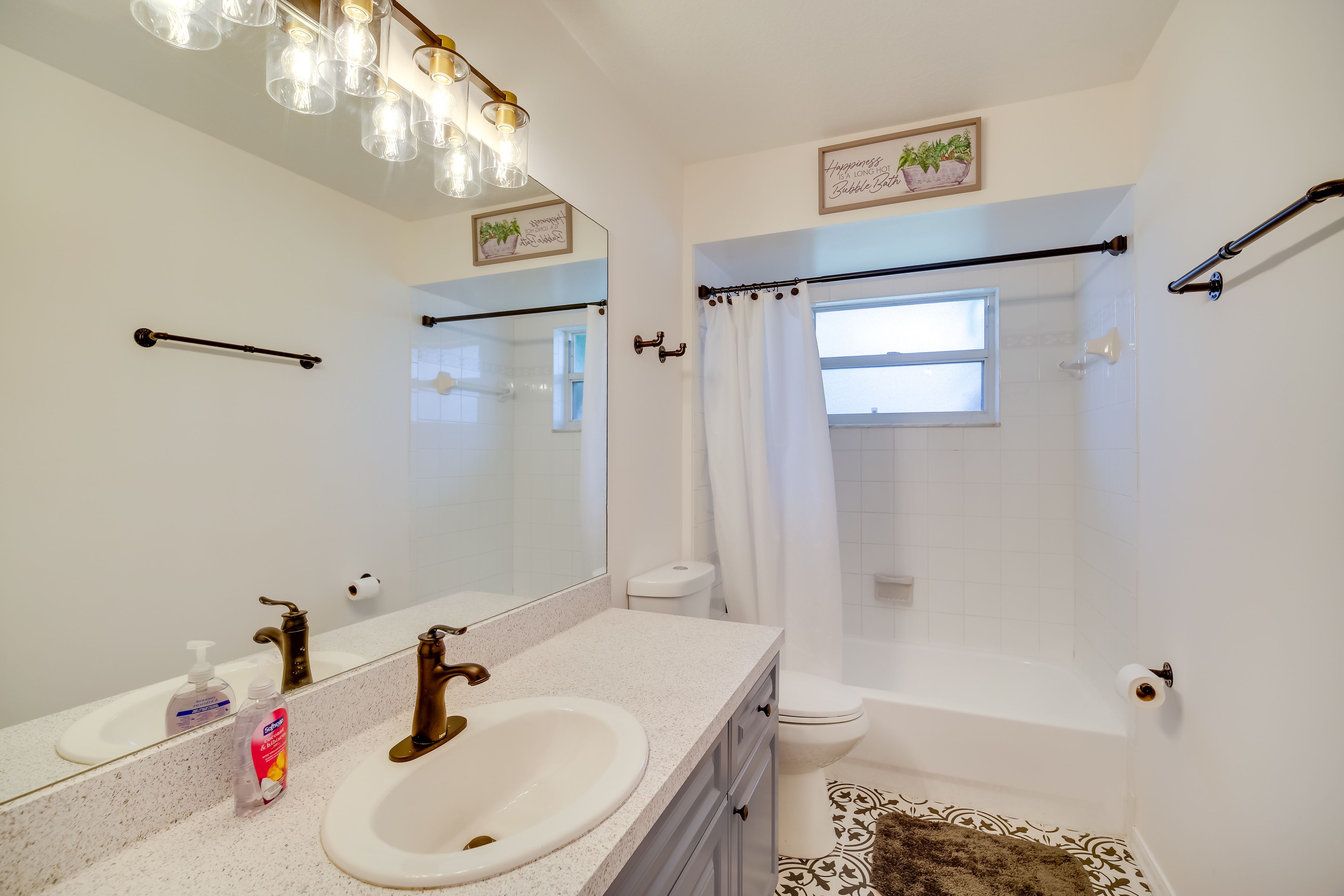 Full Bathroom | Shower/Tub Combo | Towels Provided | Hair Dryer