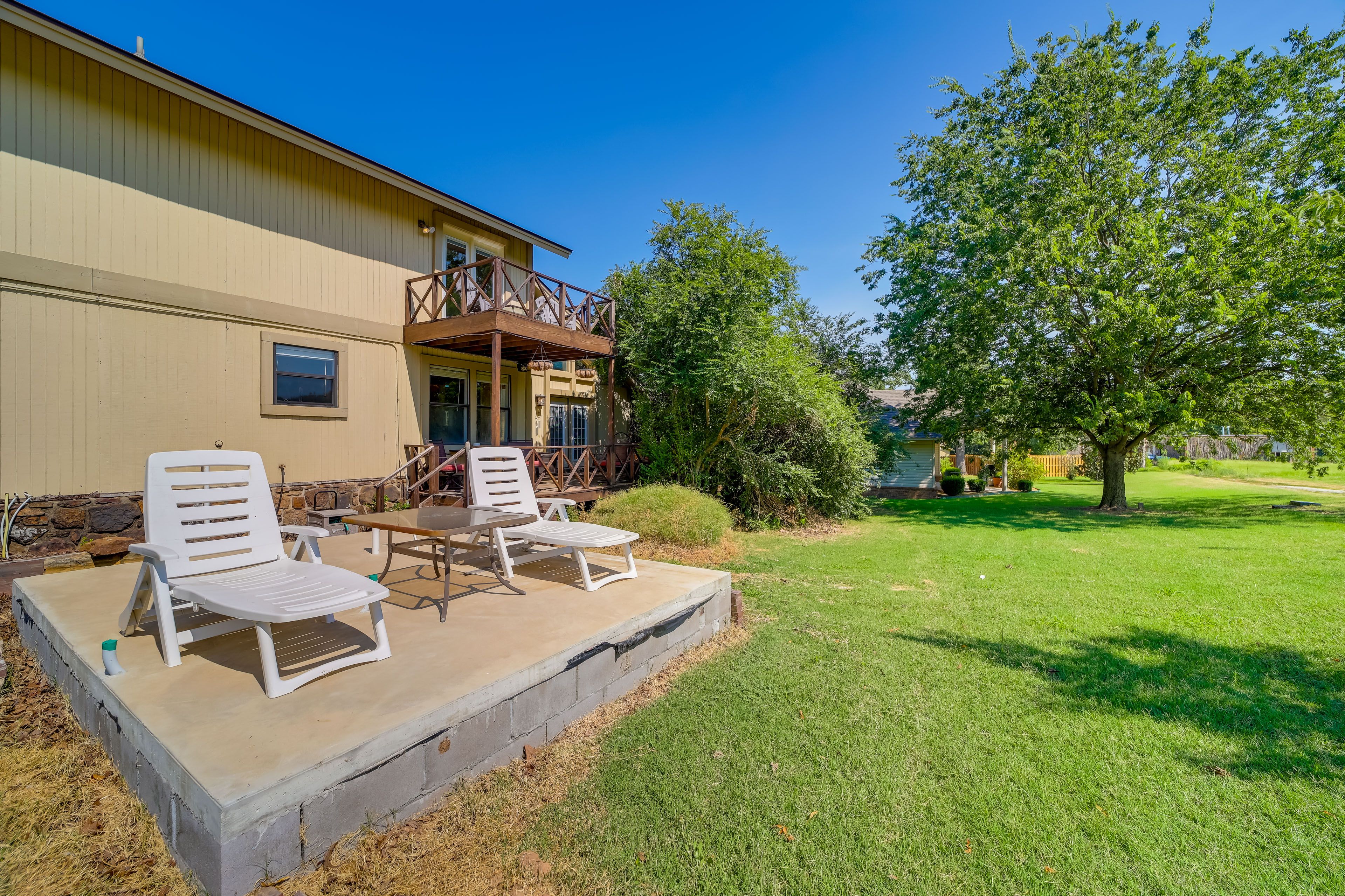 Patio | Outdoor Seating & Dining