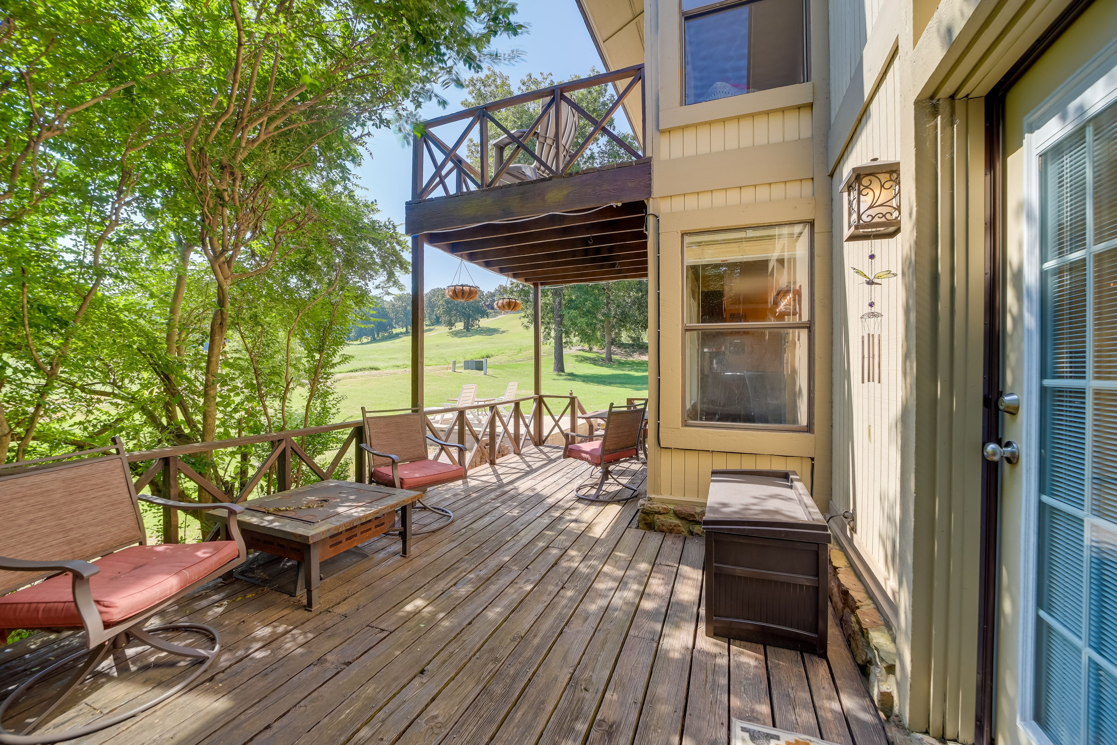 Deck | Fire Pit Table | Outdoor Seating & Dining
