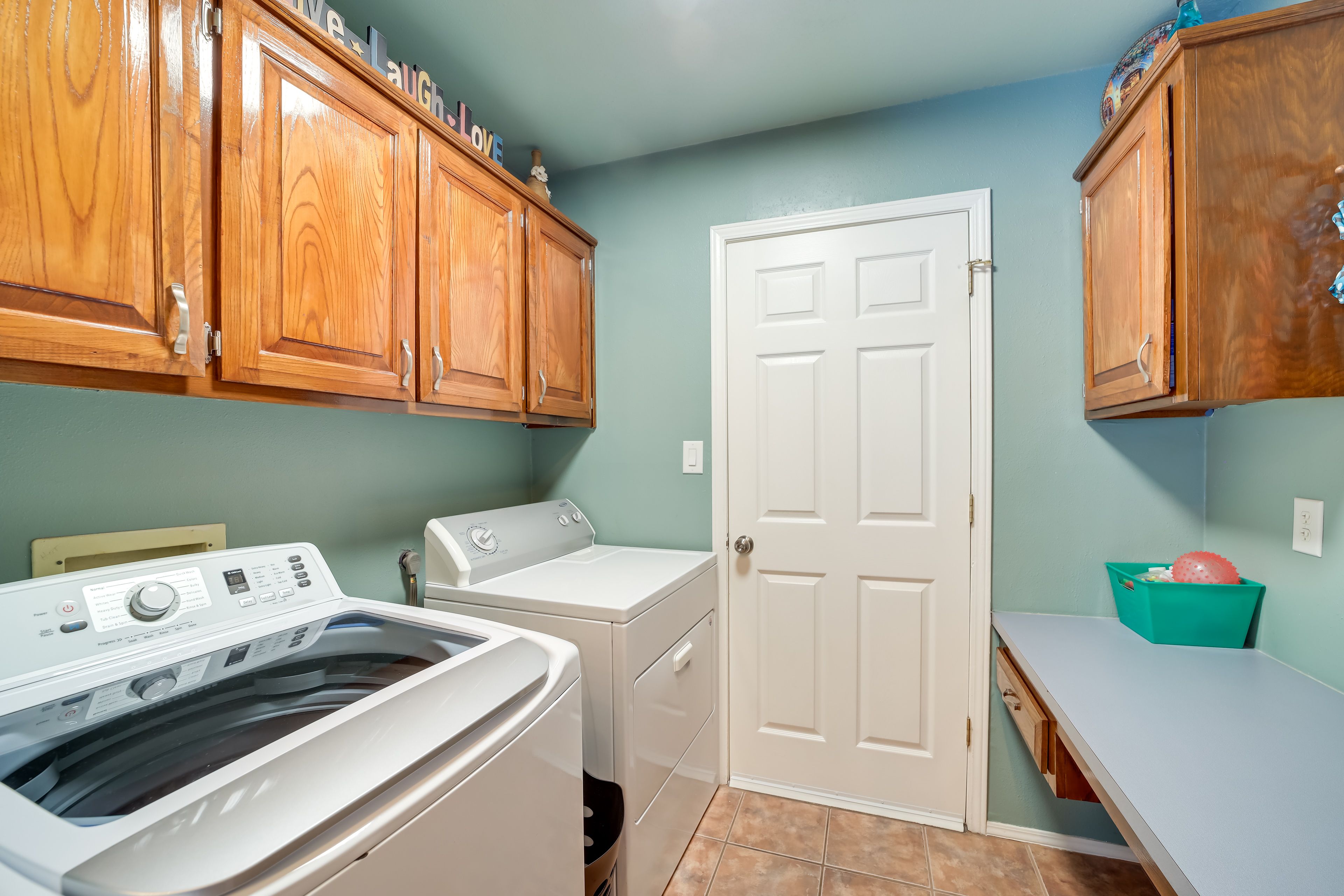 Laundry Area | Washer/Dryer | Hangers | Iron/Board | Trash Bags/Paper Towels