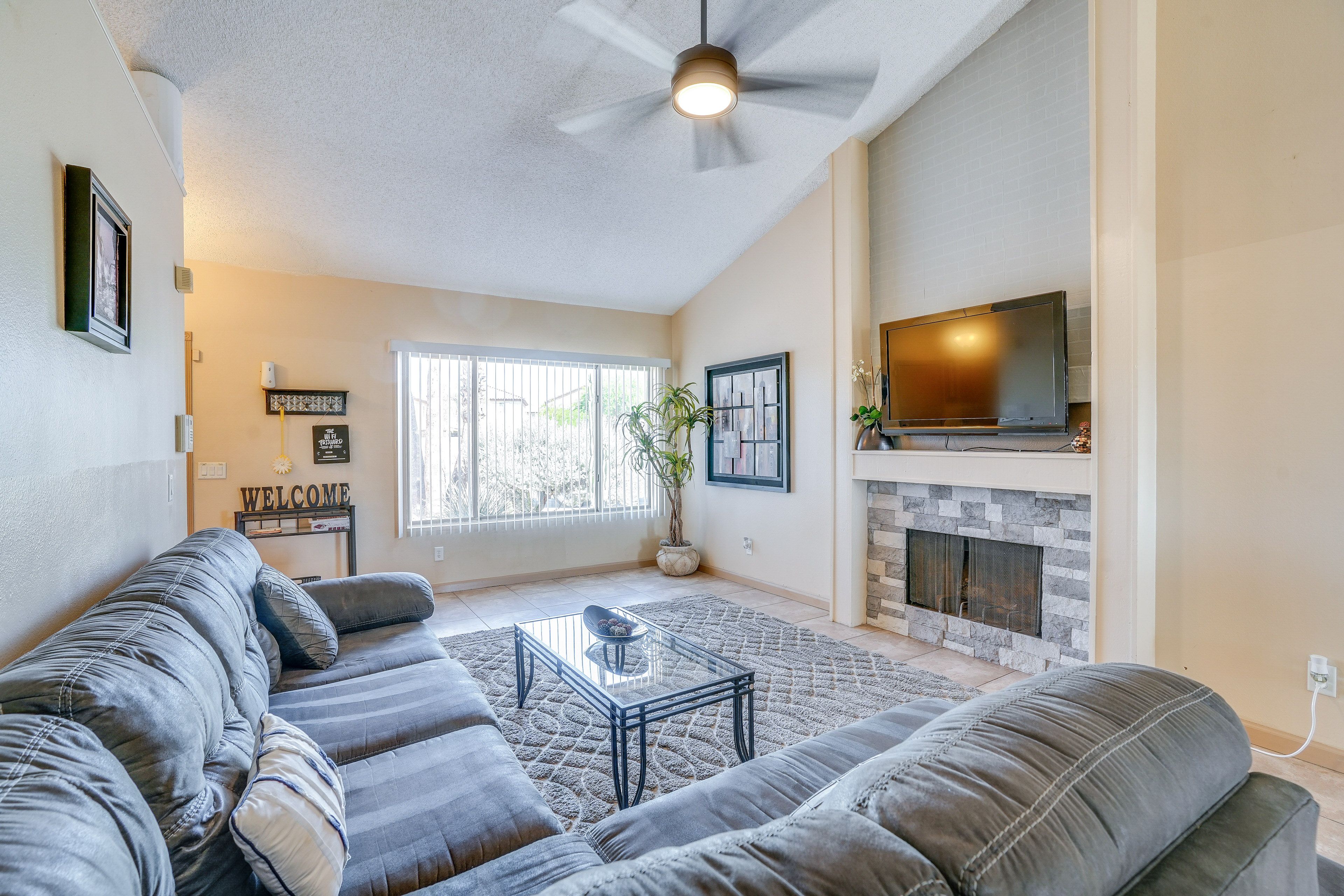 Living Room | Free WiFi | Central A/C