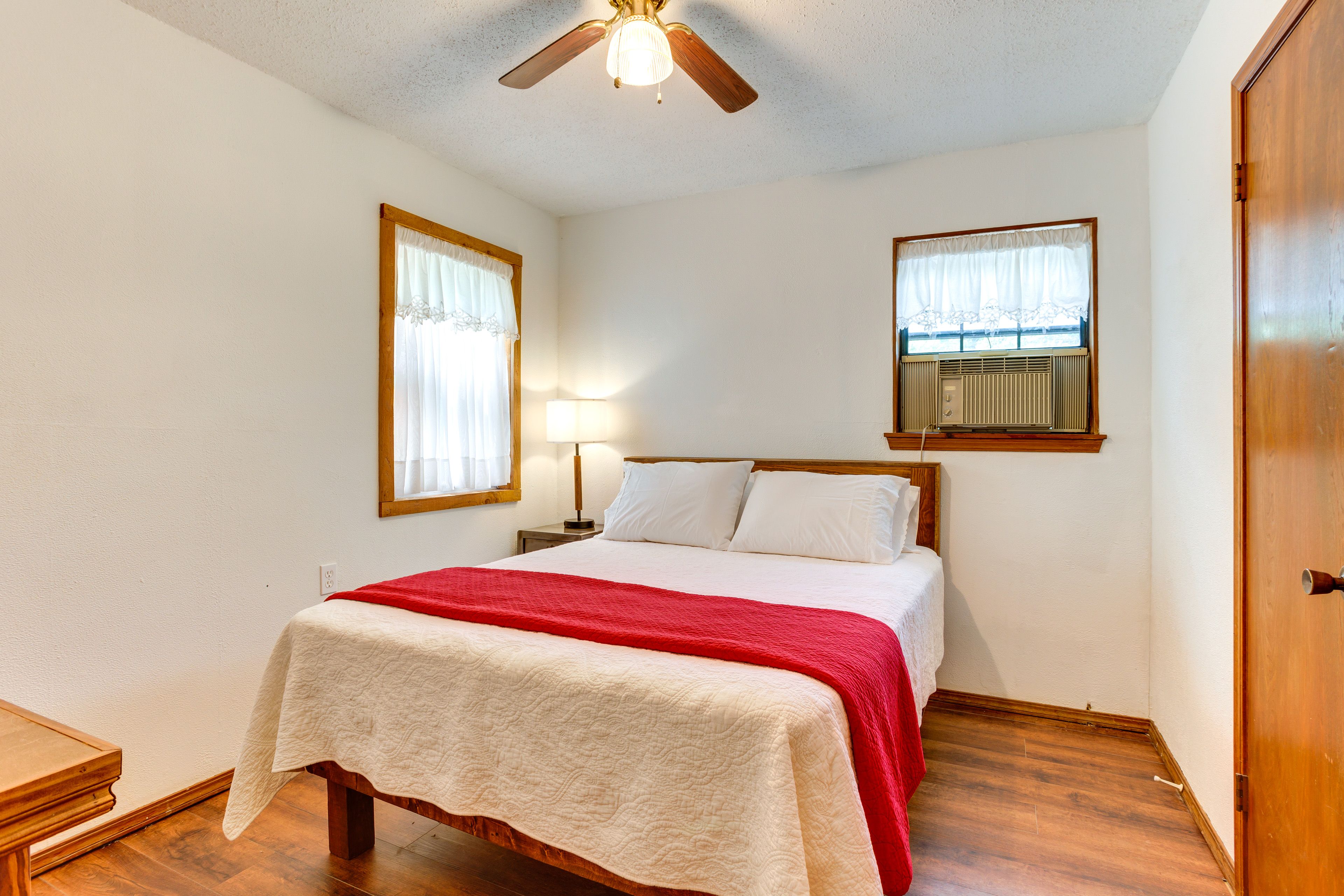 Bedroom 4 | 2nd Floor | Queen Bed | Laptop-Friendly Workspace