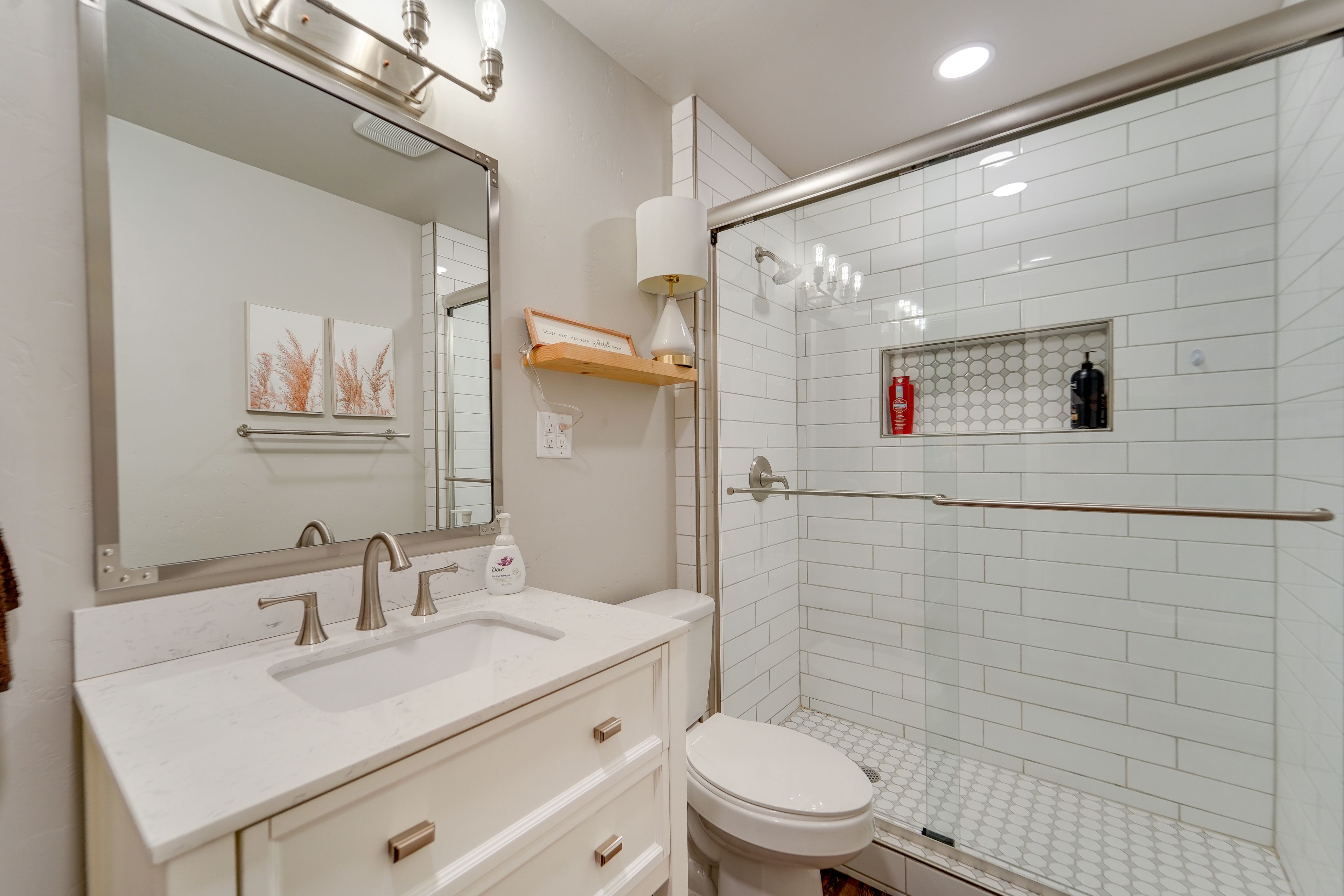 Full Bathroom | Complimentary Toiletries