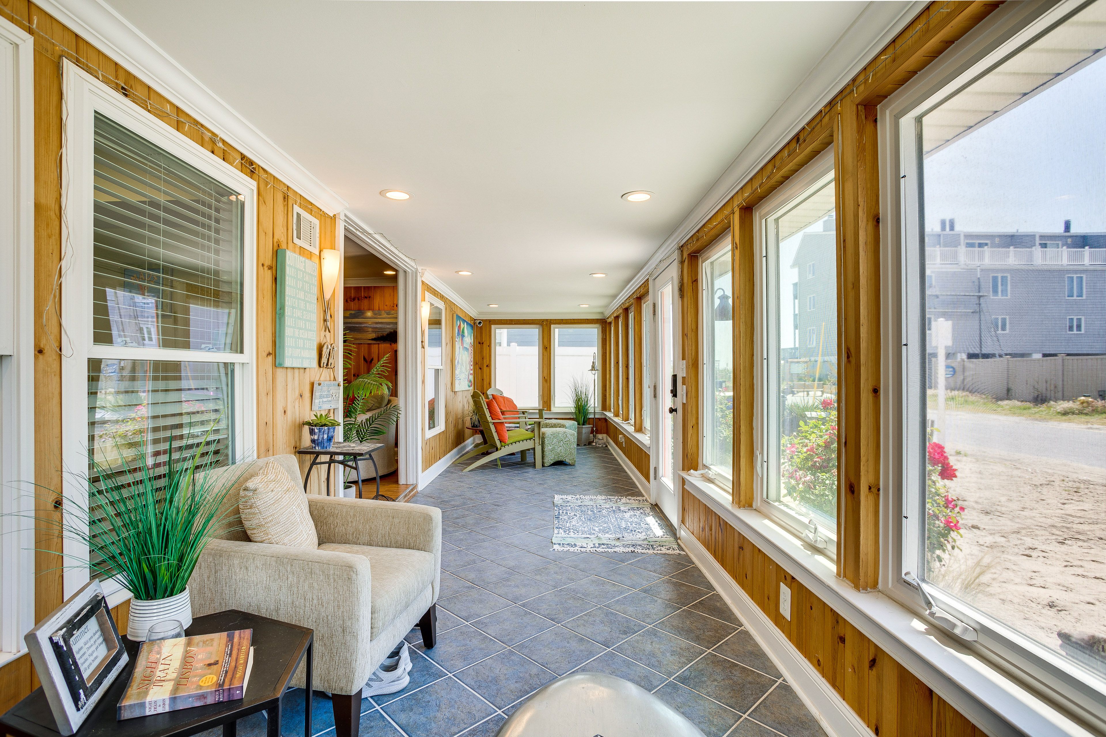 Sunroom | Board Games | Ocean & Beach View