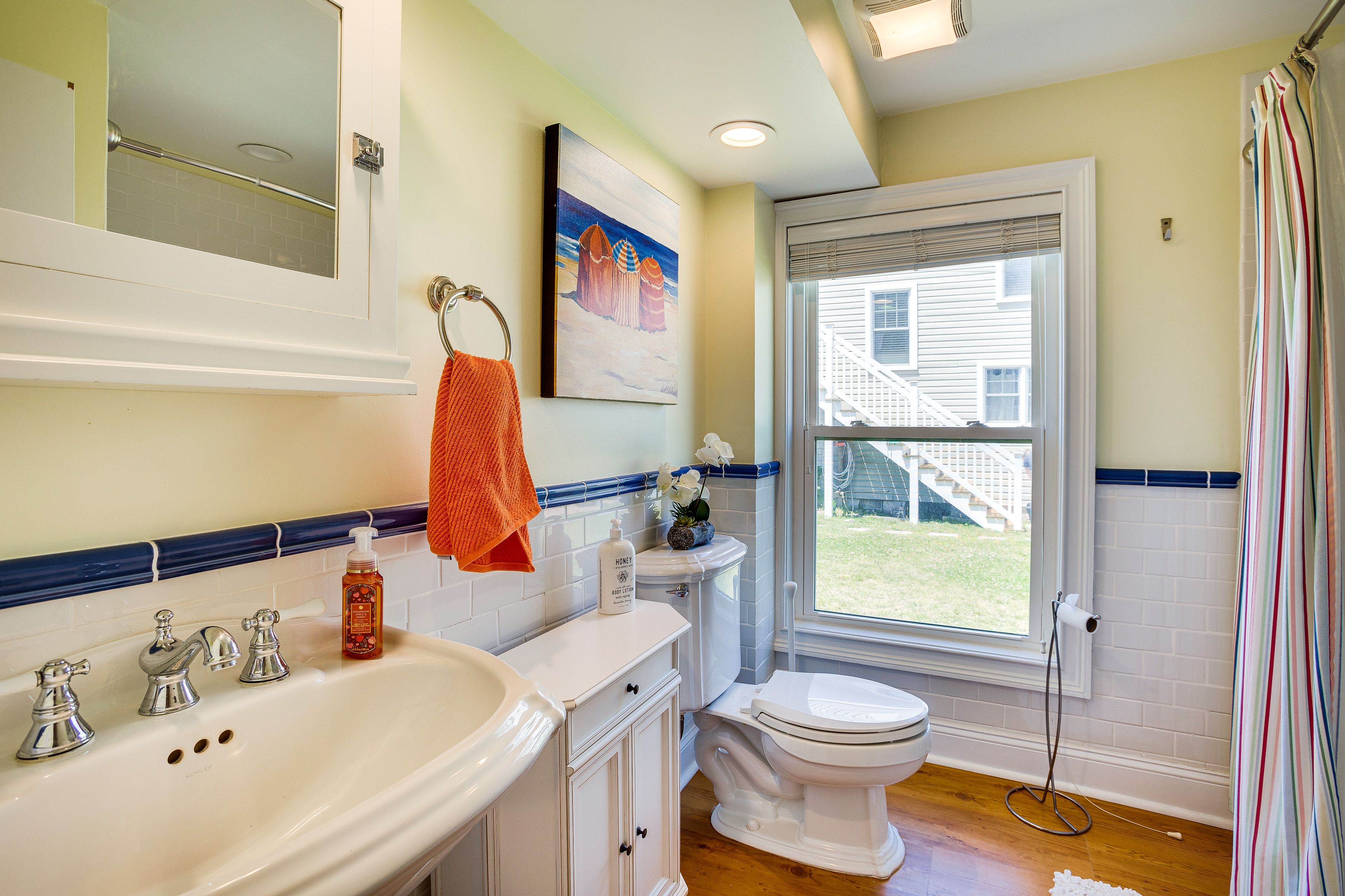 Full Bathroom
