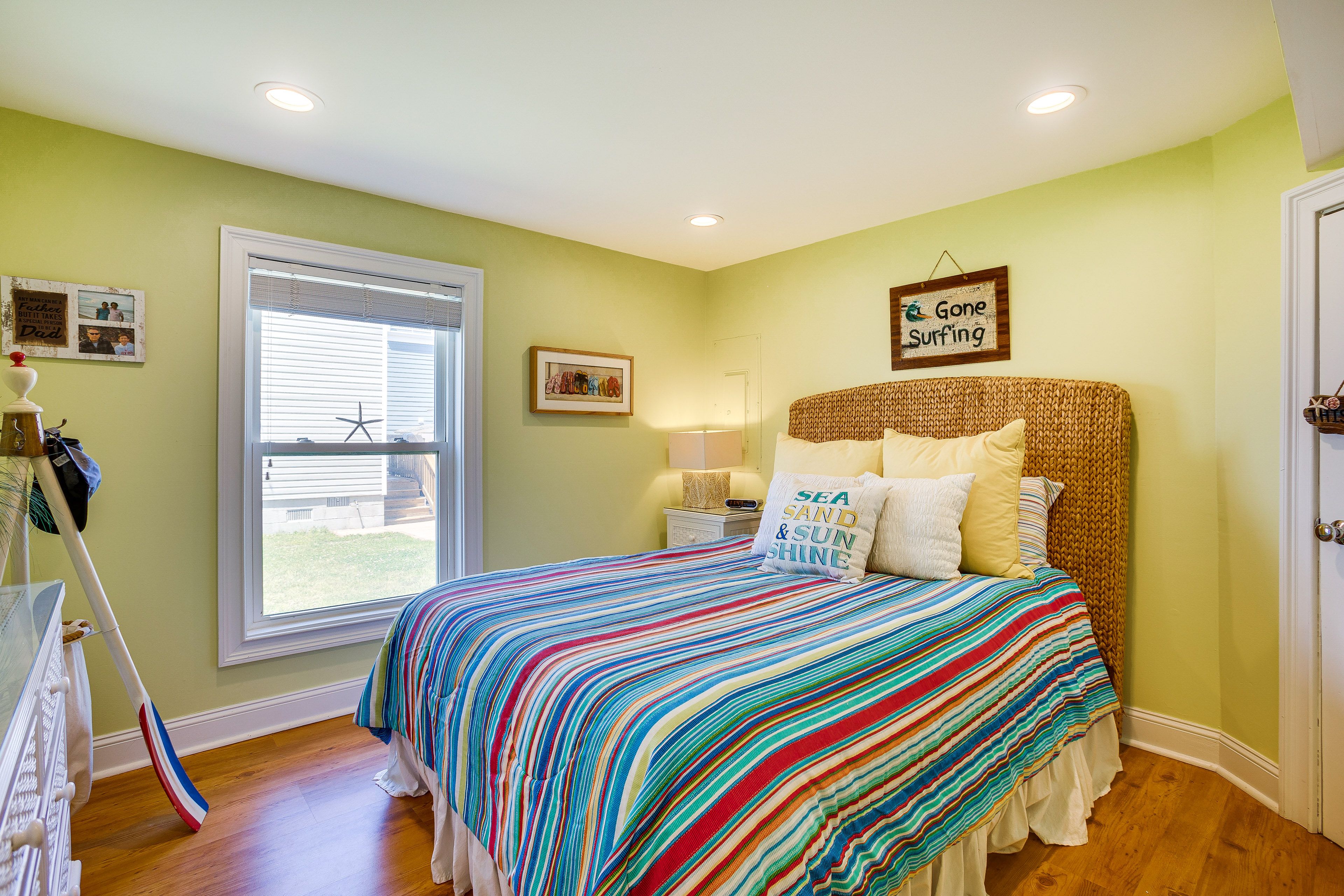 Bedroom 4 | Queen Bed