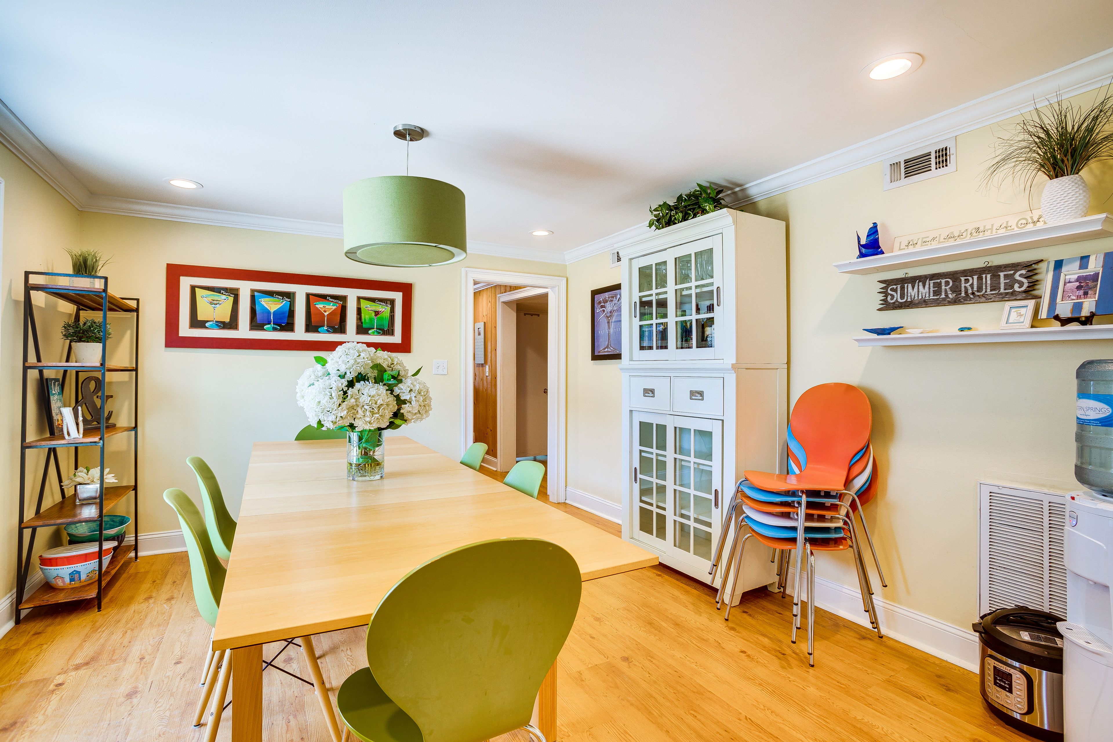 Dining Area | Dishware & Flatware Provided | Central A/C & Heating
