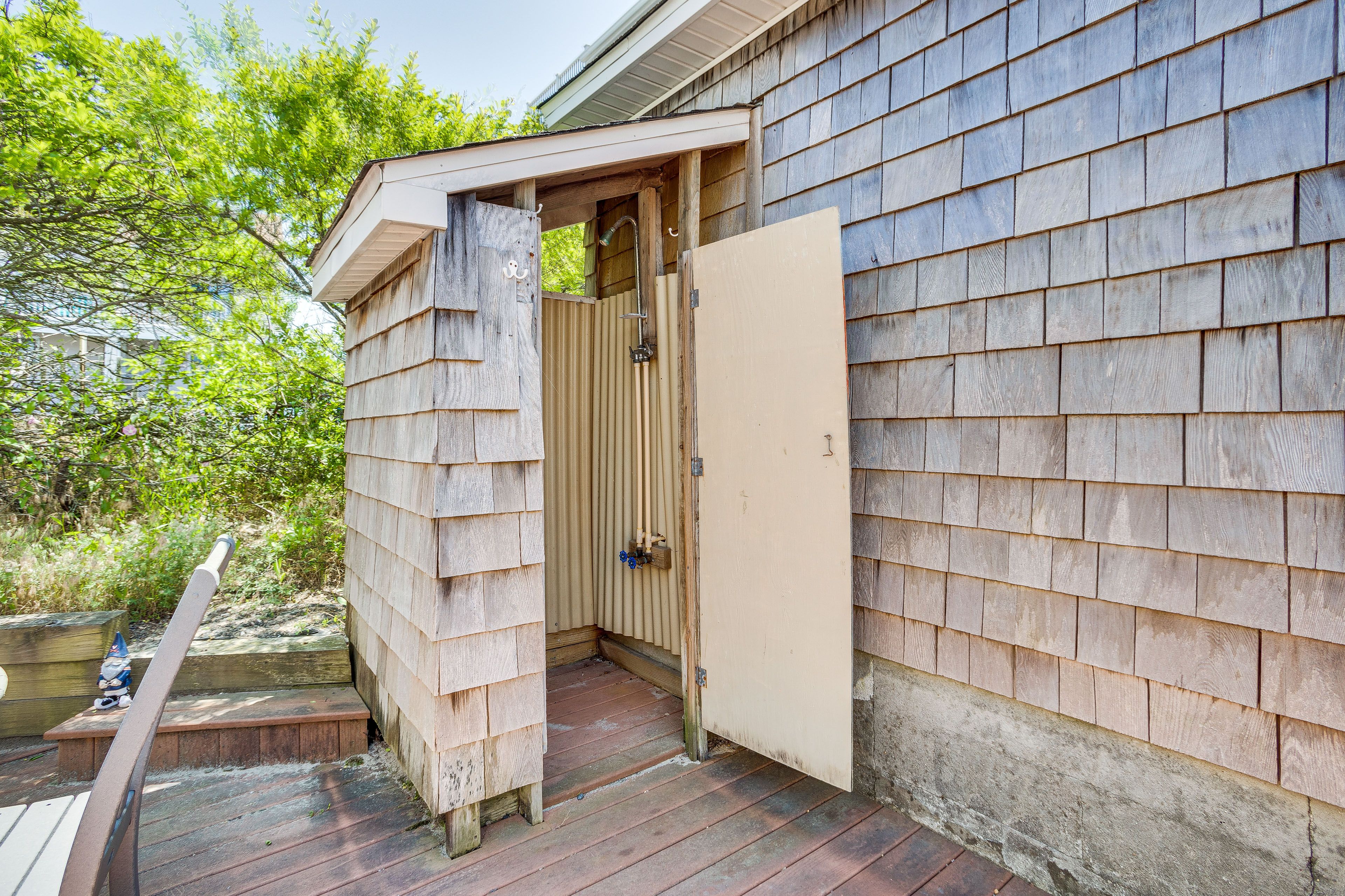 Deck | Outdoor Shower