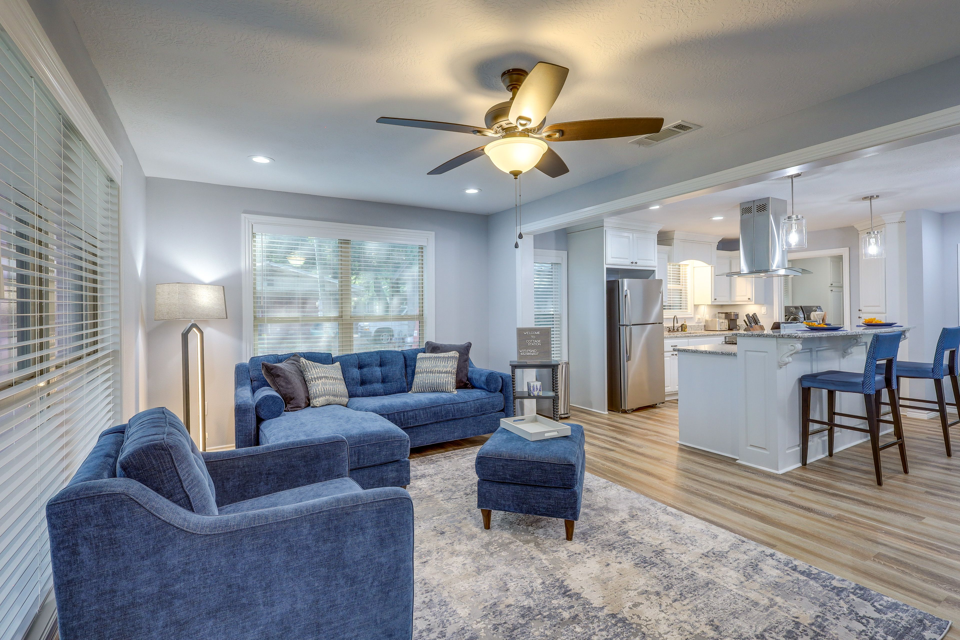 Living Room | Queen Sleeper Sofa