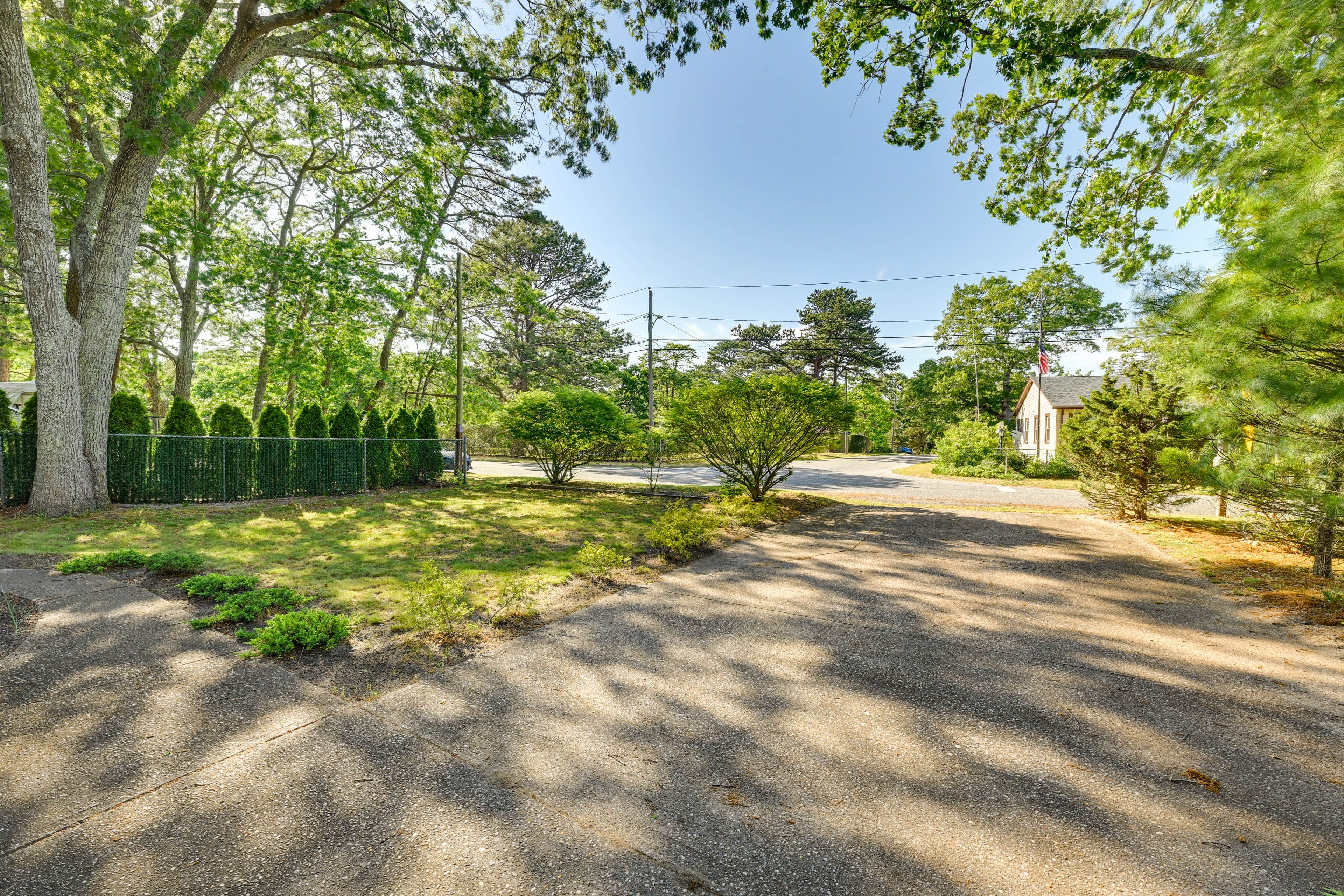 Parking | Driveway (2 Vehicles) | EV Charger