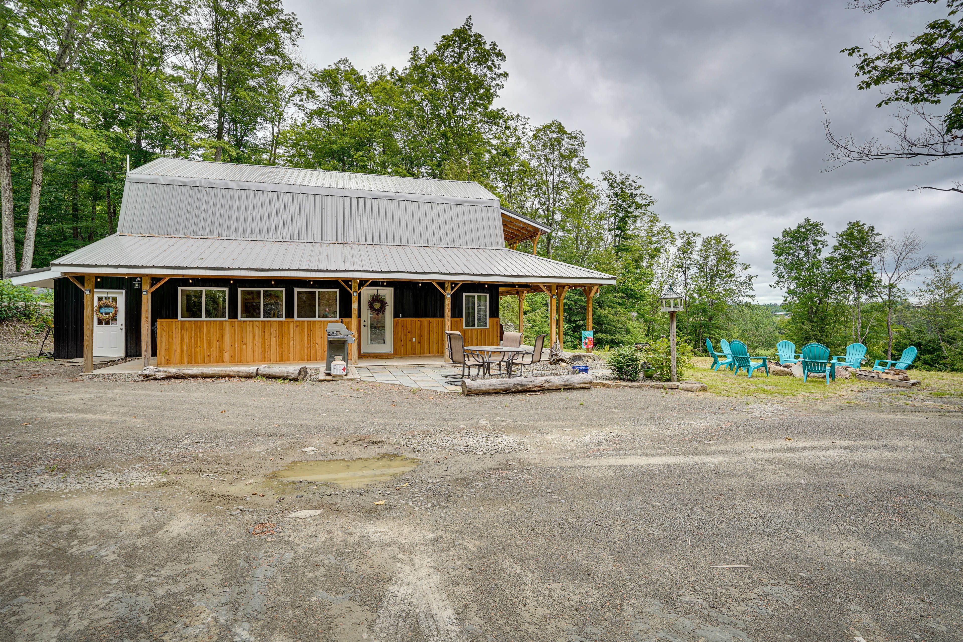Cabin Exterior | Front