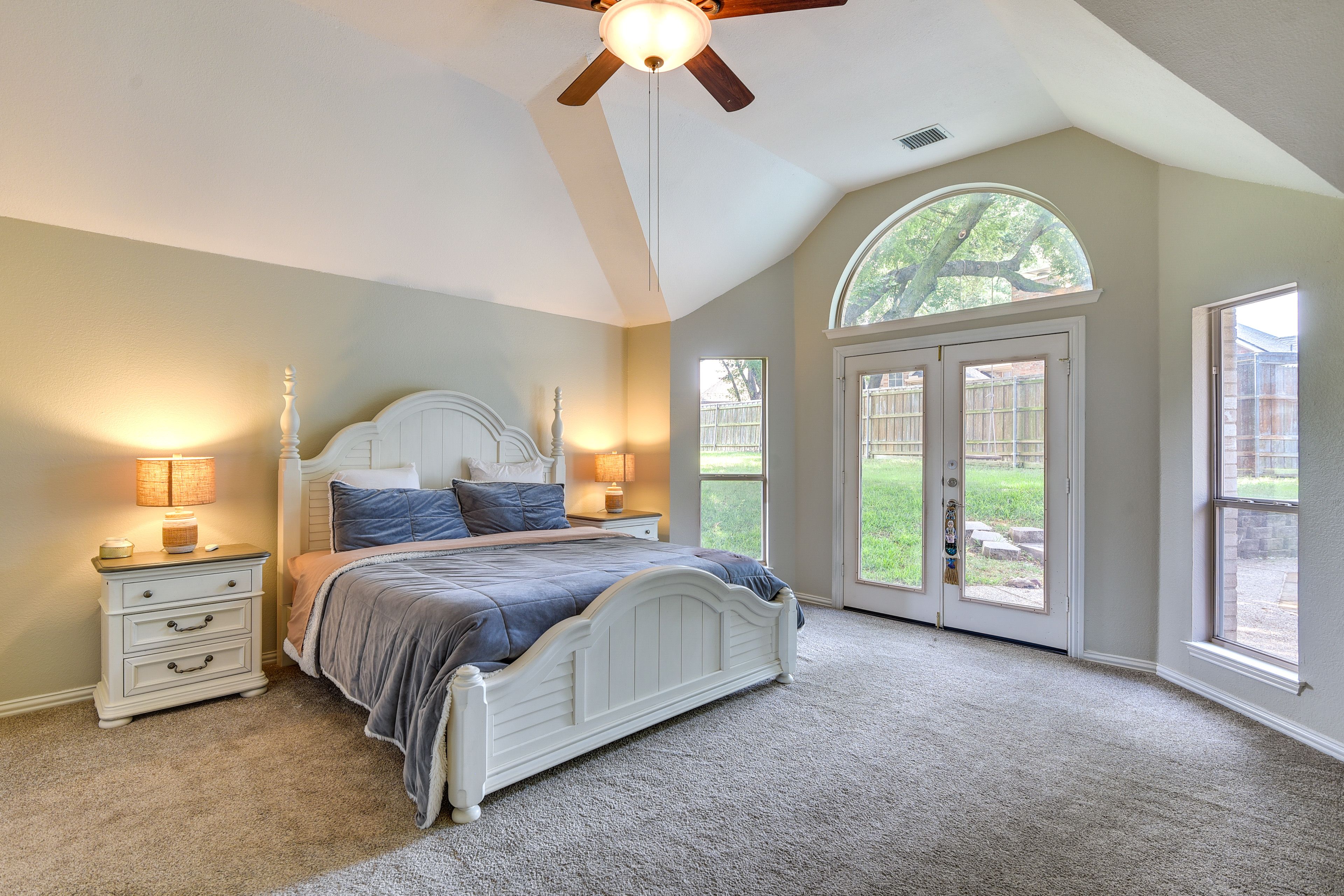 Bedroom 1 | King Bed | Linens Provided