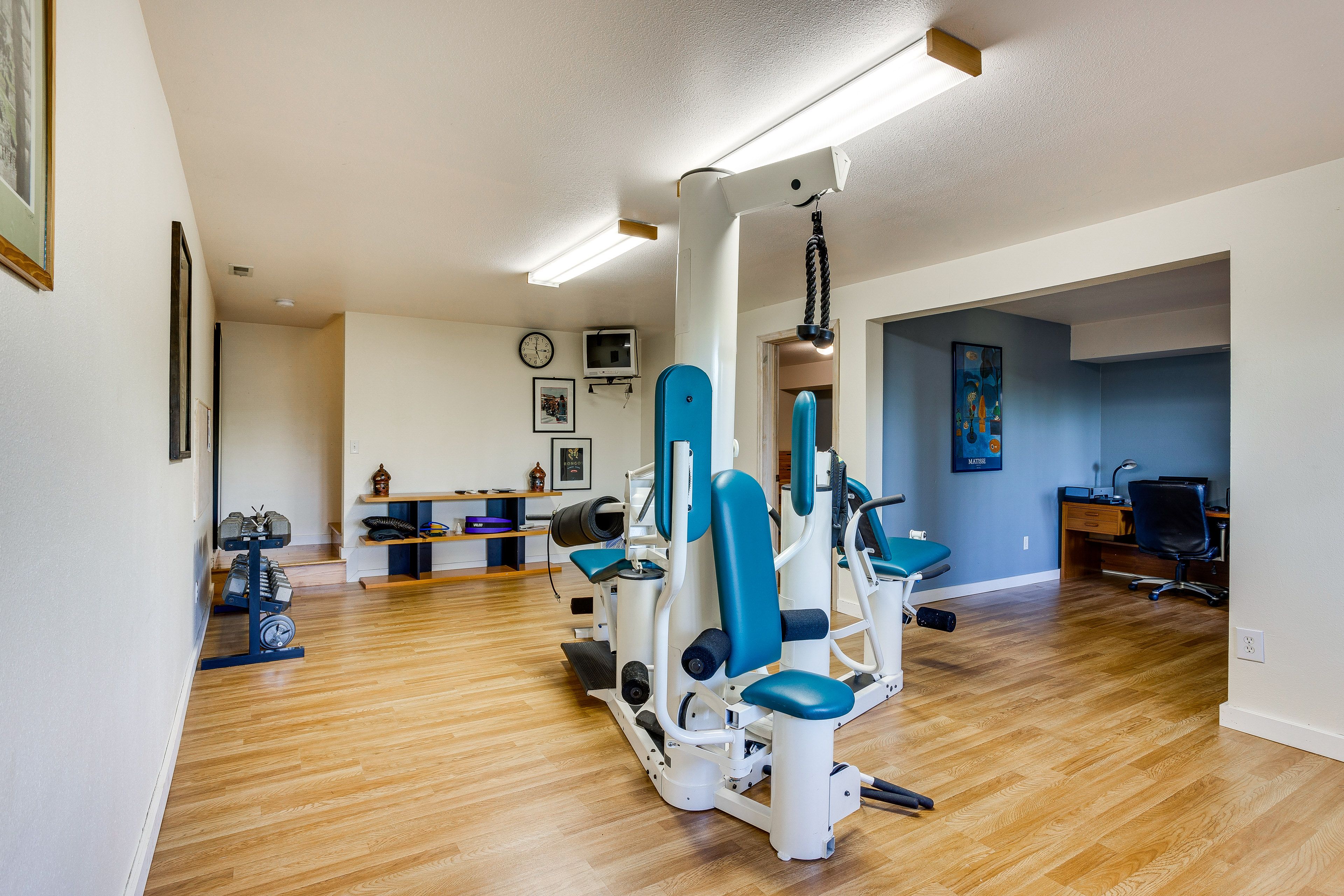 Home Gym/Office | Free Weights | Desk Workspace