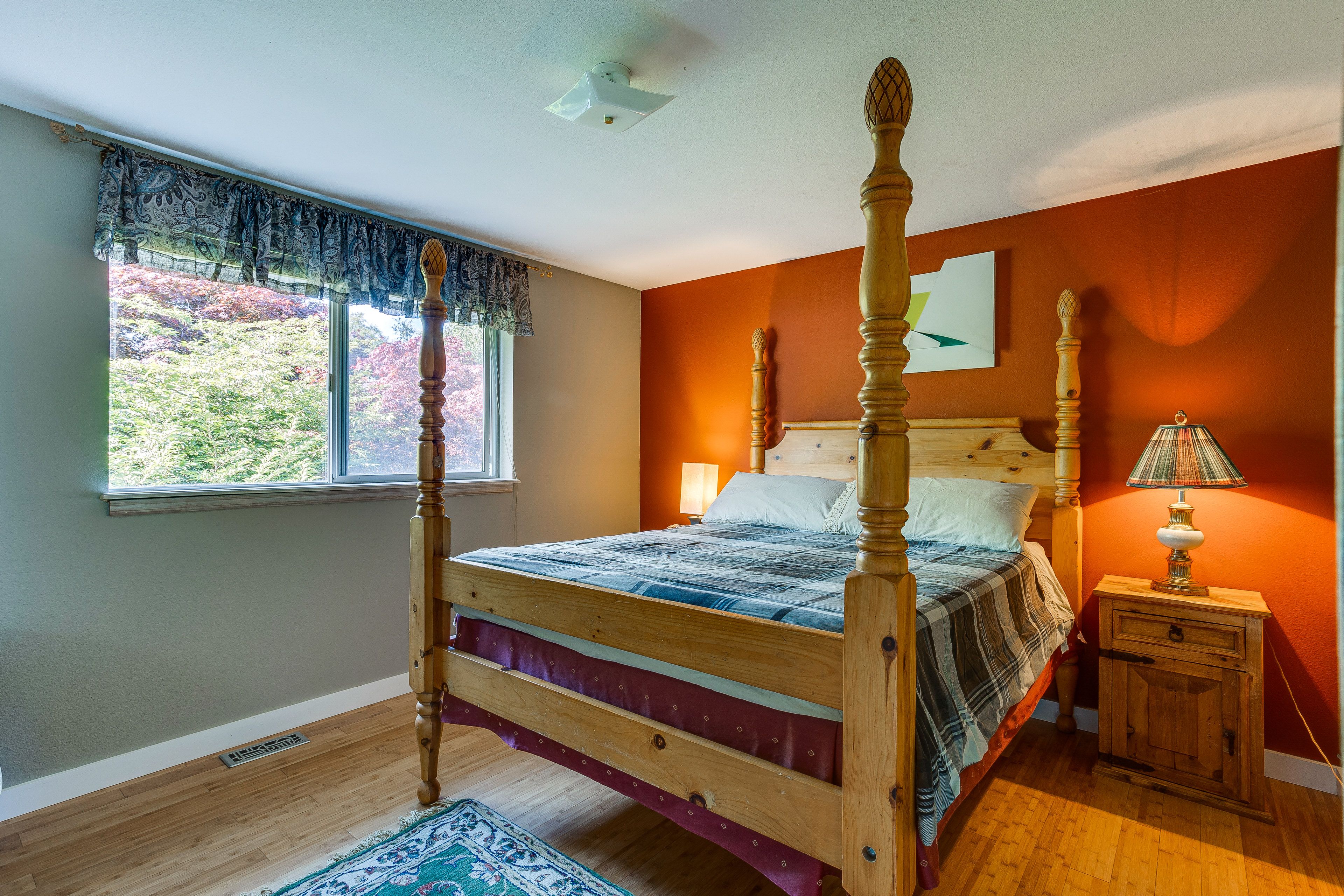 Bedroom 3 | Queen Bed