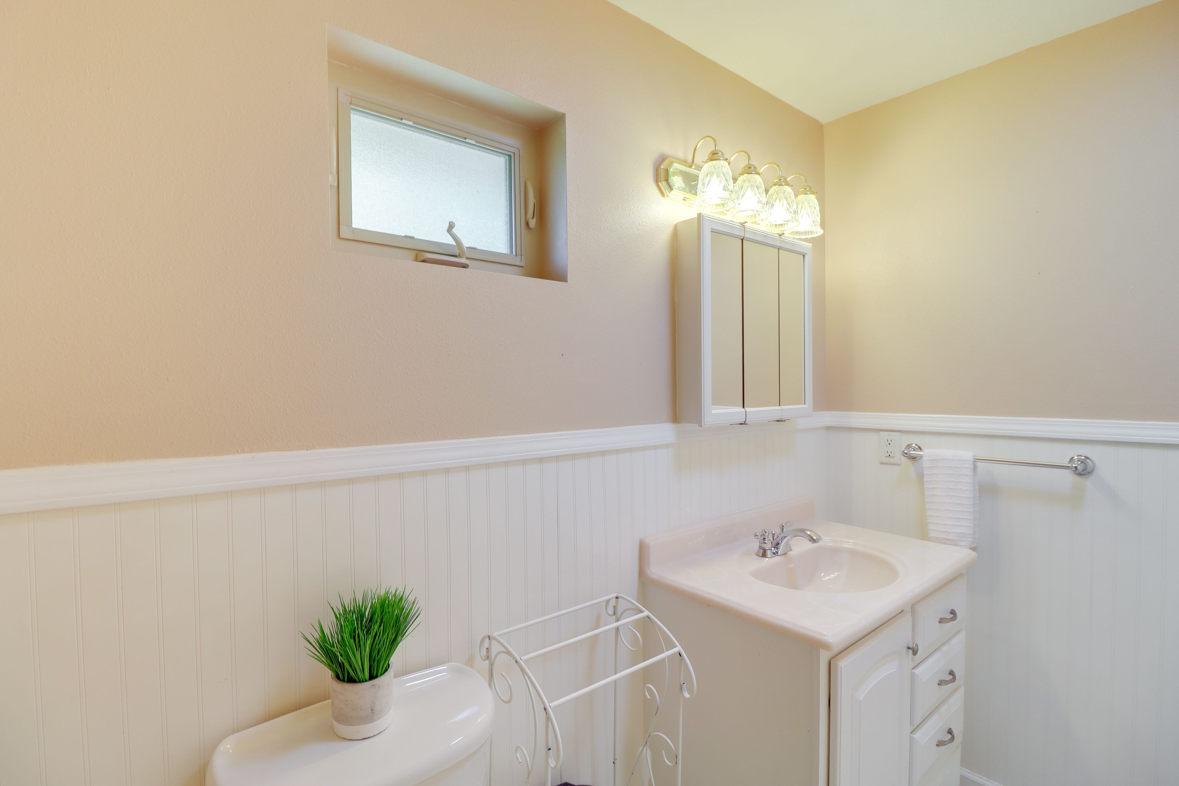 Full Bathroom