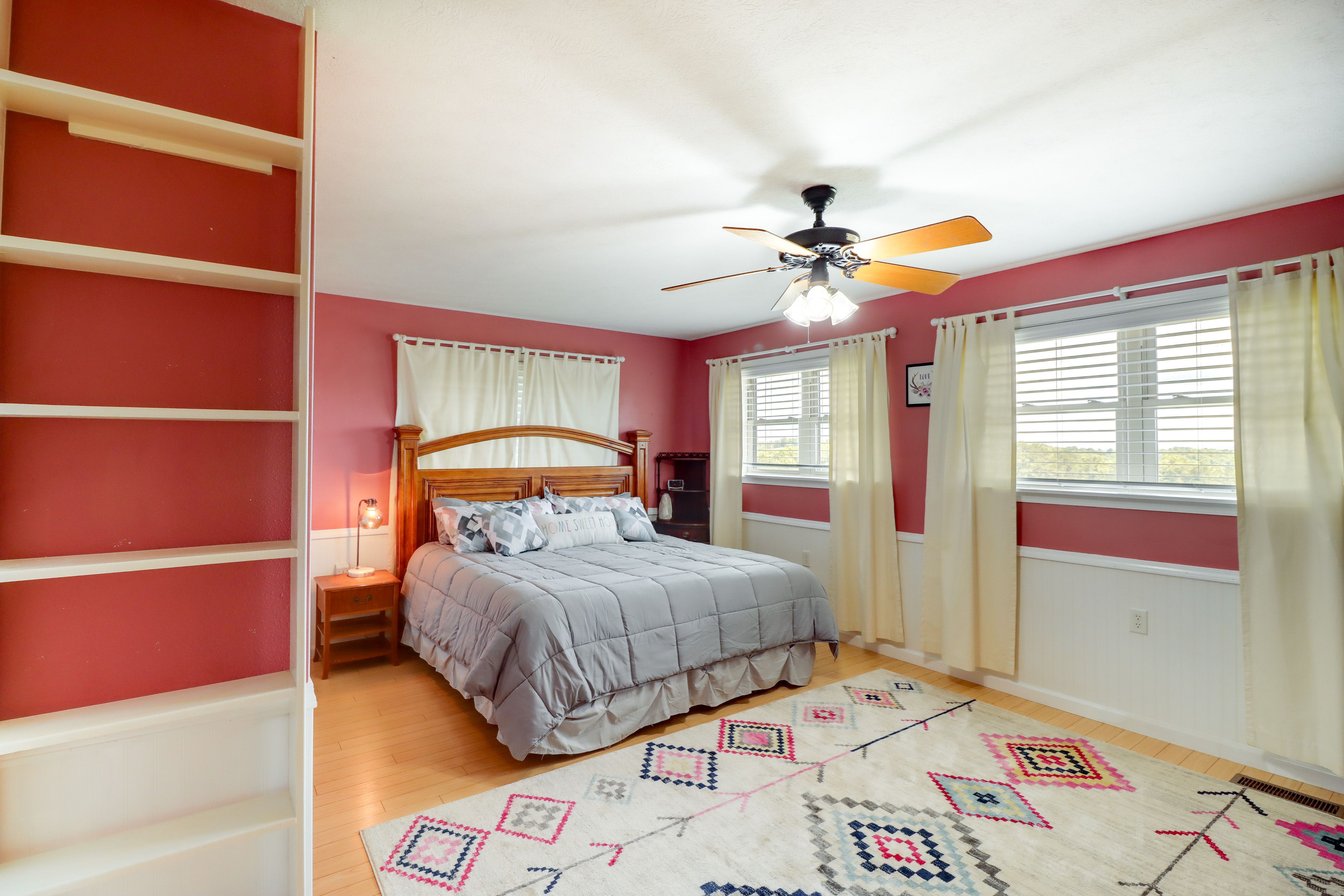 Bedroom 1 | King Bed | Upper Level | Smart TV | Desk