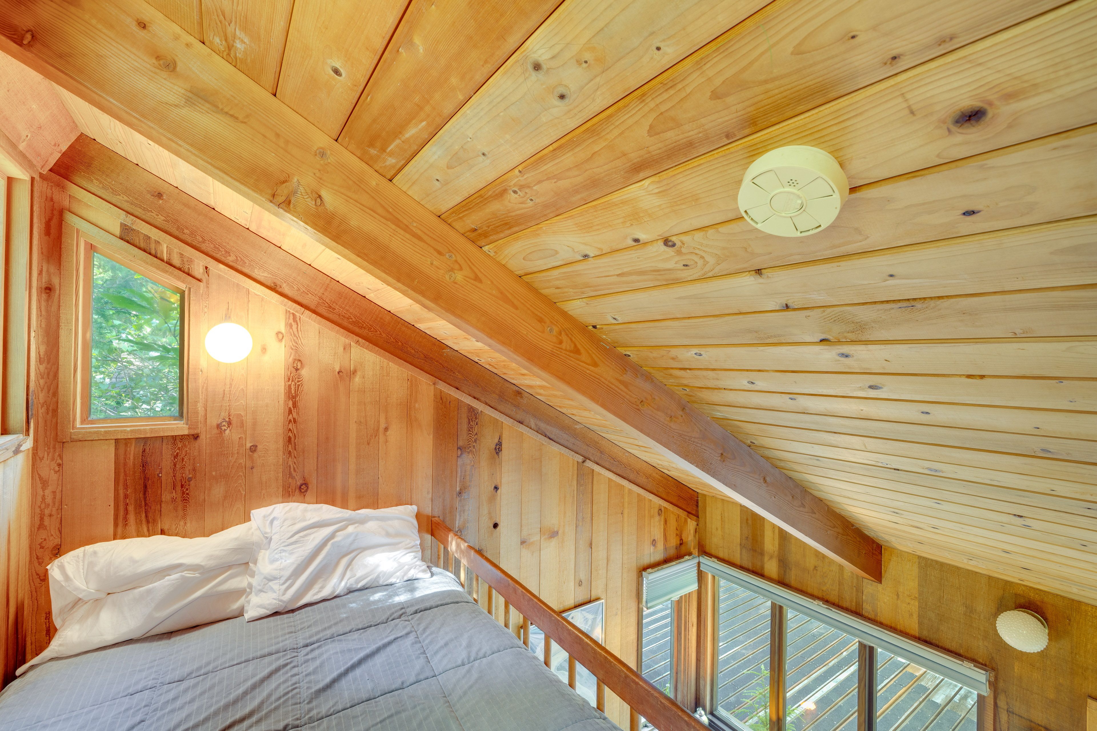 Loft | Guest Cabin | 2 Full Floor Mattresses