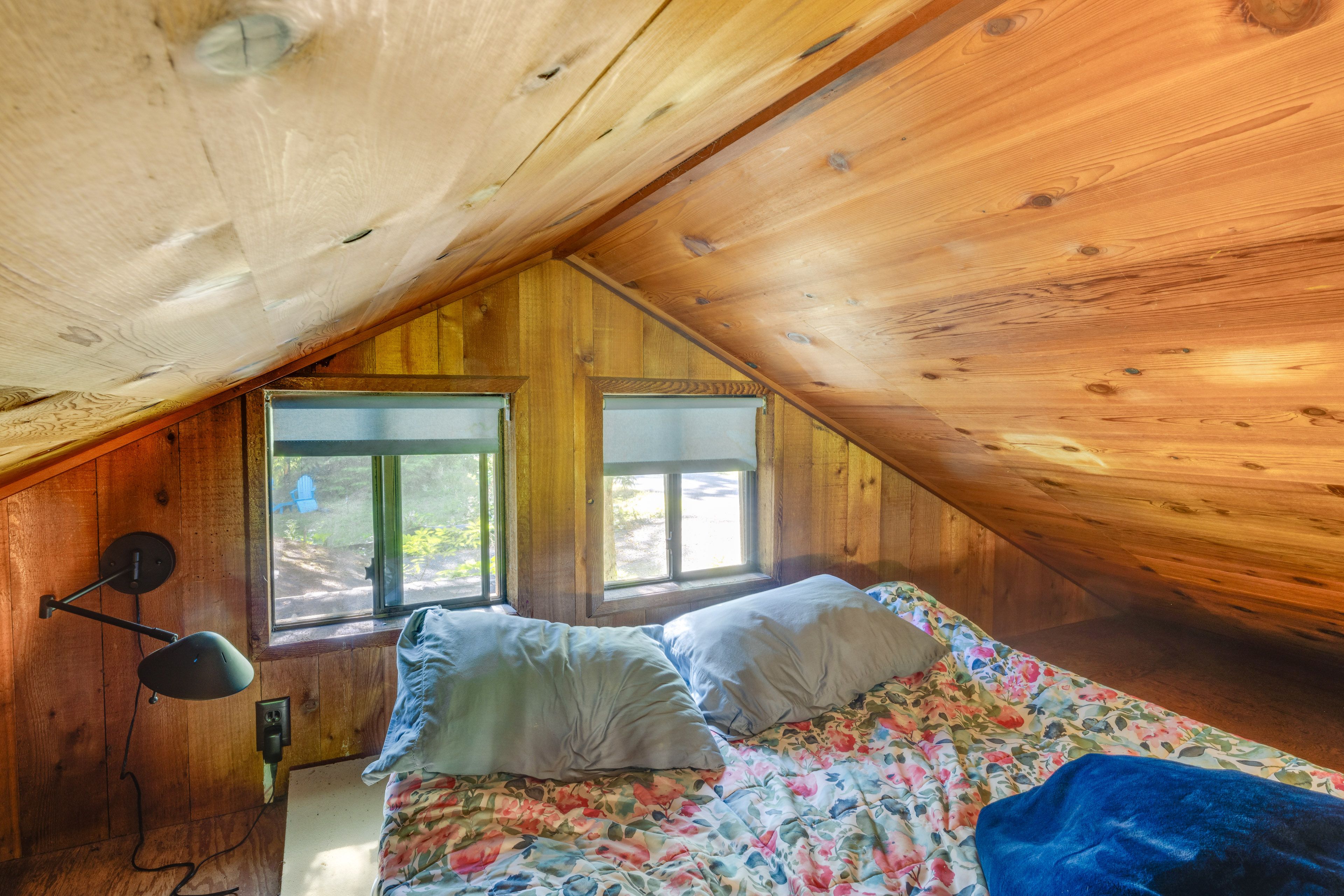 Loft | Main Cabin | Full Floor Mattress