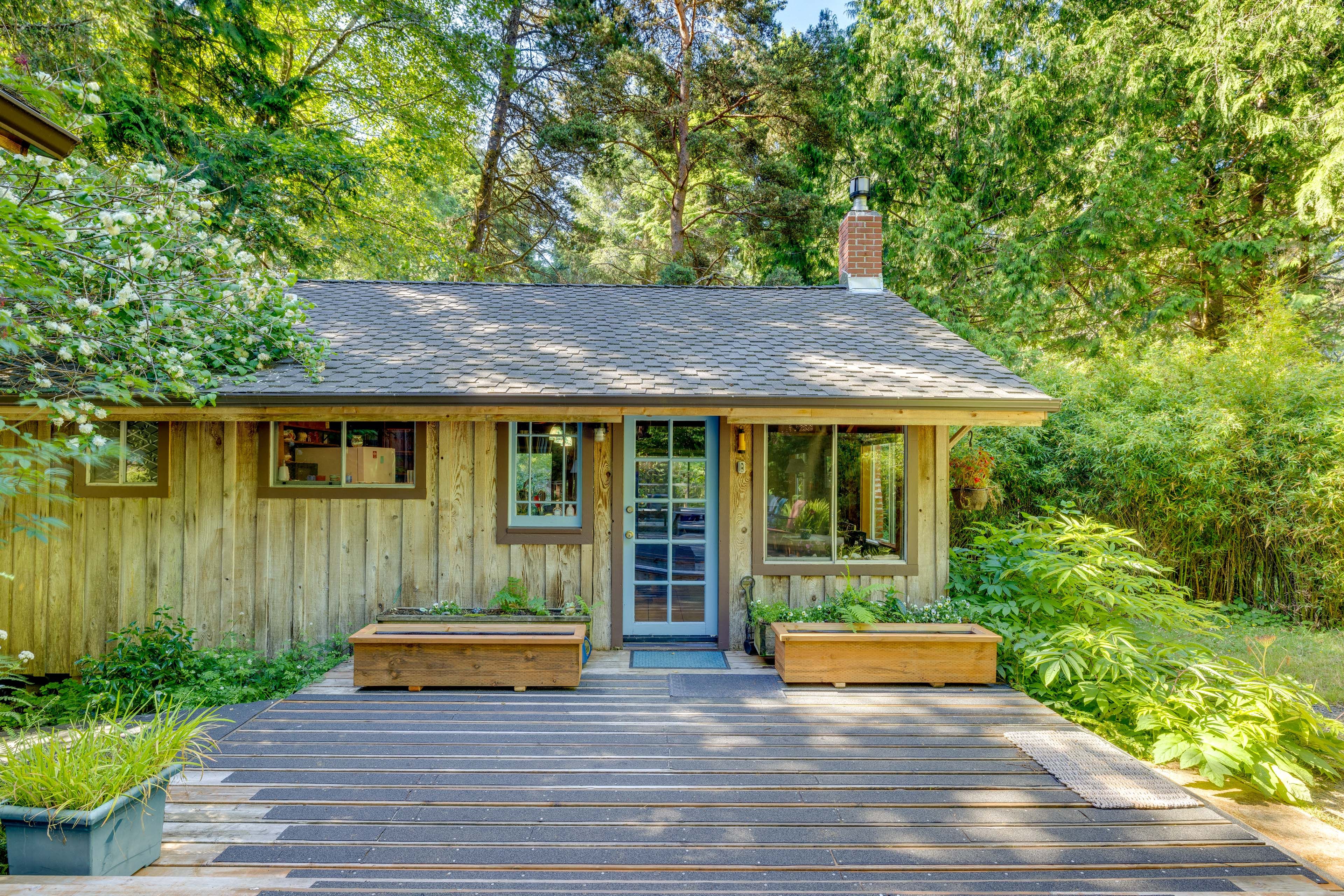 Main Cabin Exterior
