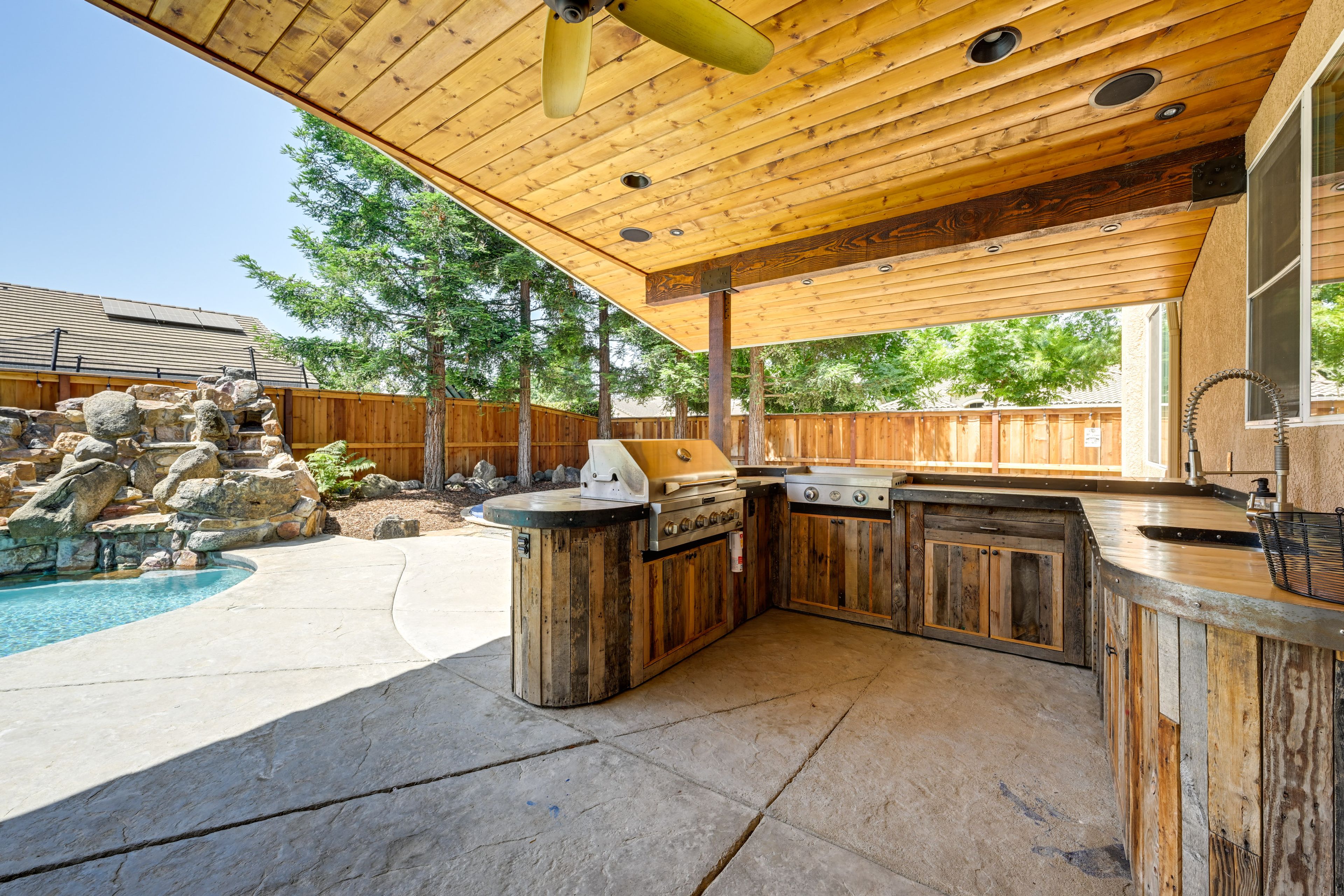 Outdoor Kitchen