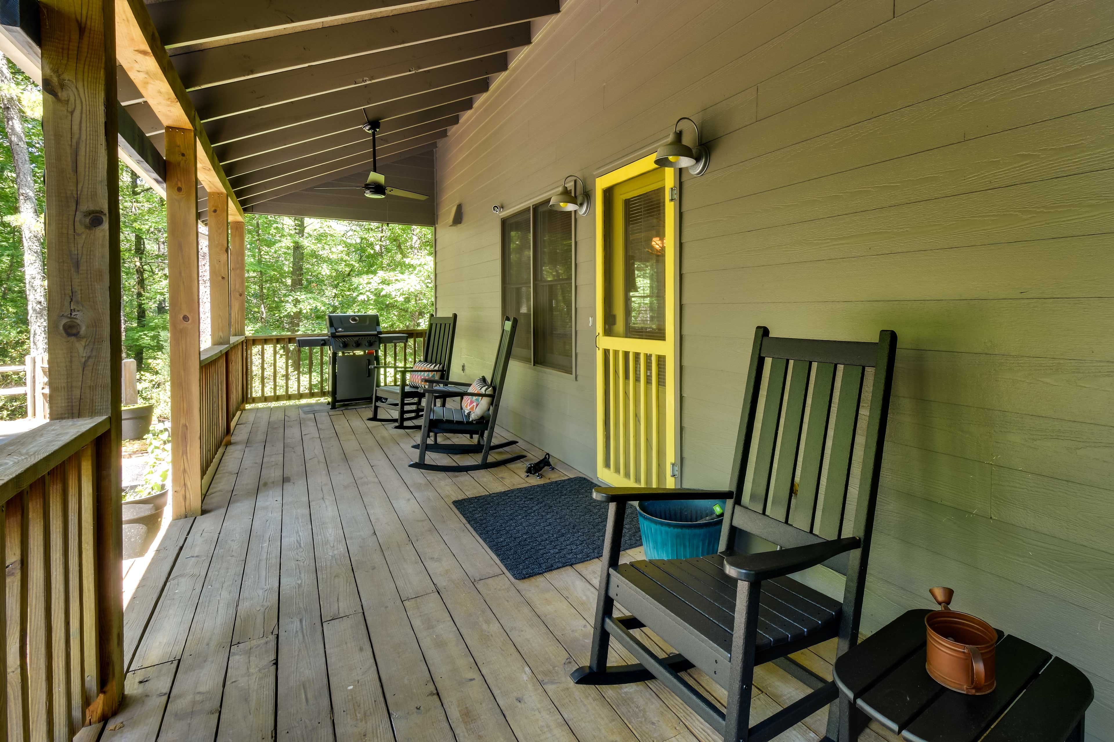 Porch | Gas Grill | Outdoor Seating