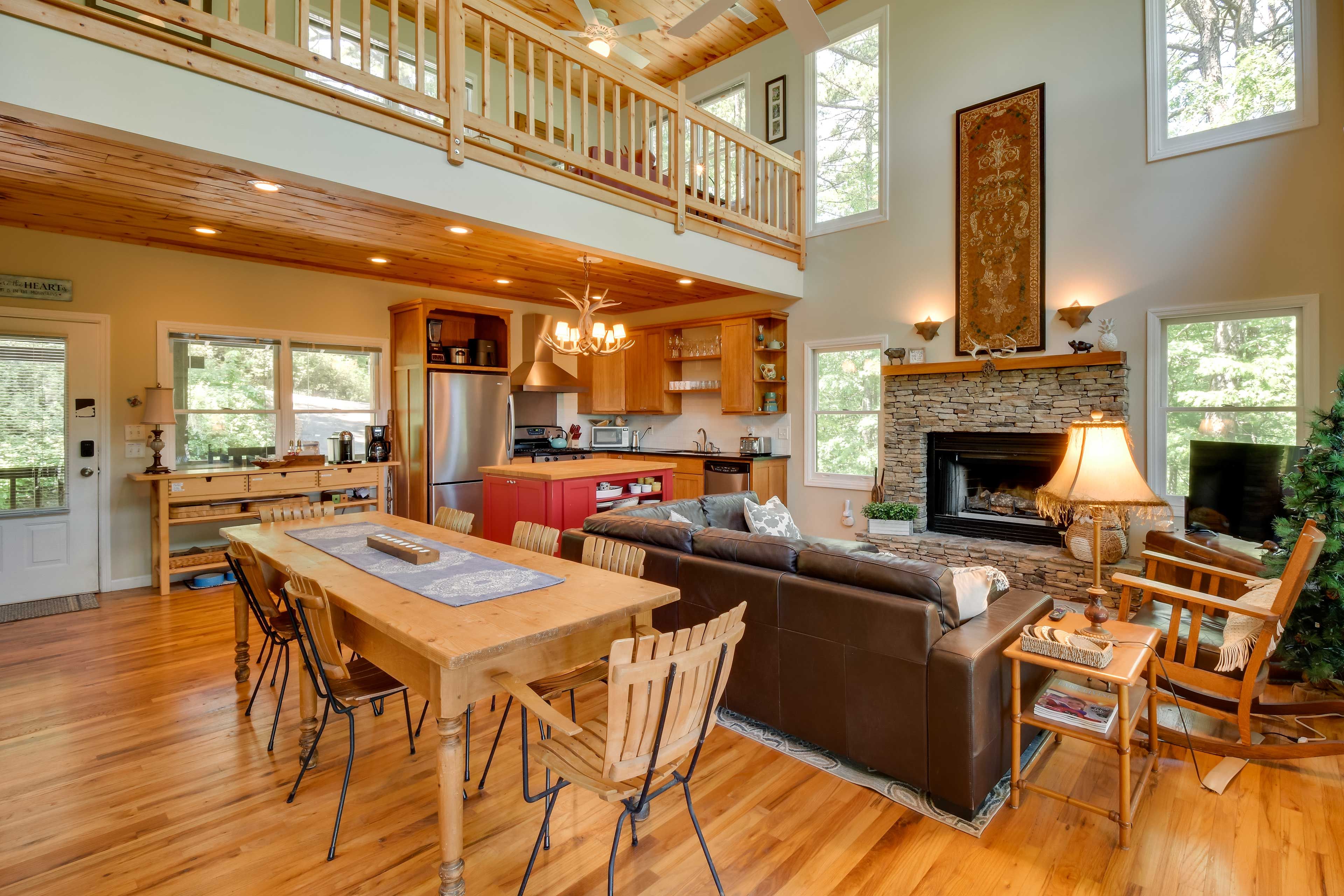 Dining Area | Dining Table | Dishware/Flatware