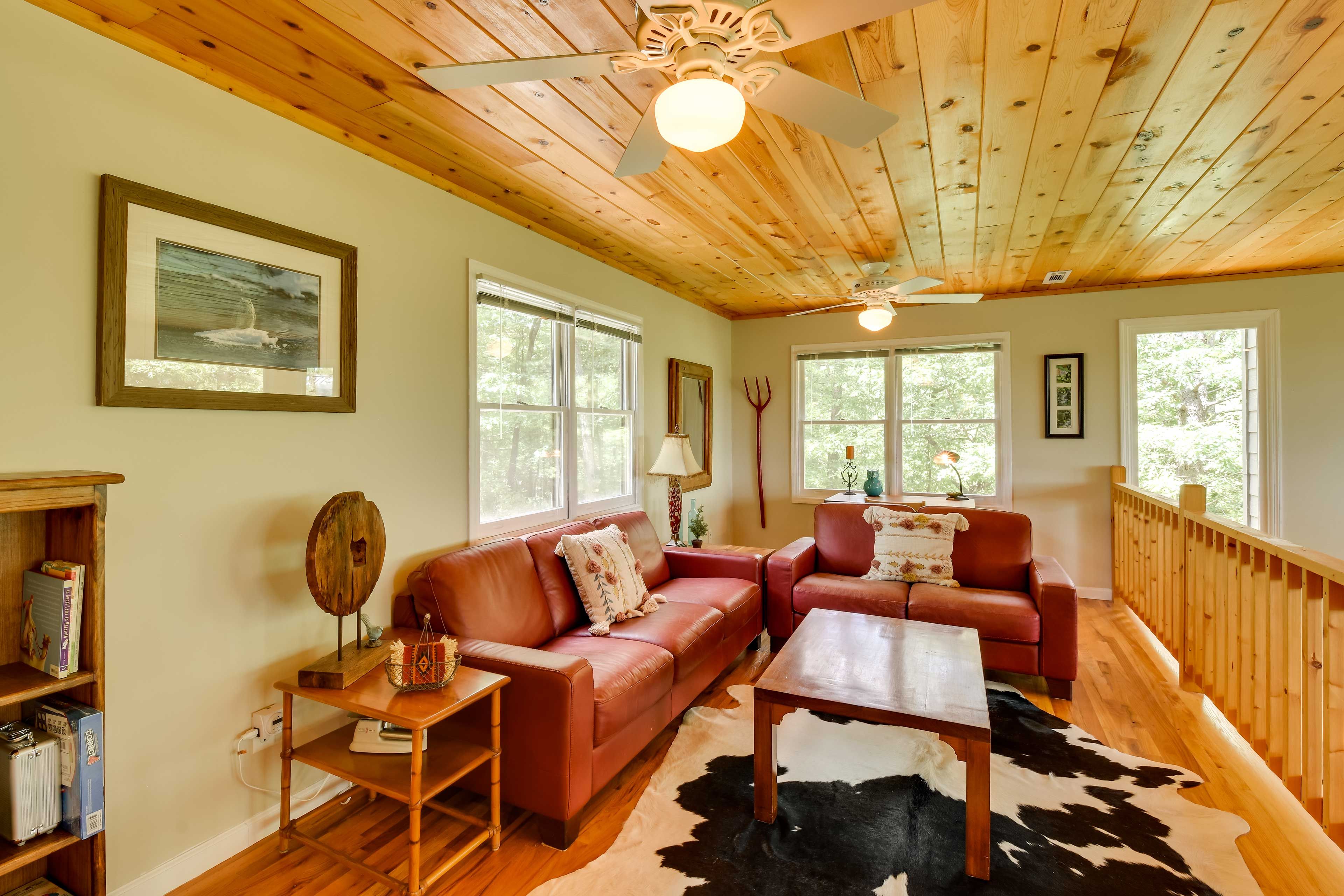 Additional Living Area | 2nd Floor | Books | Board Games