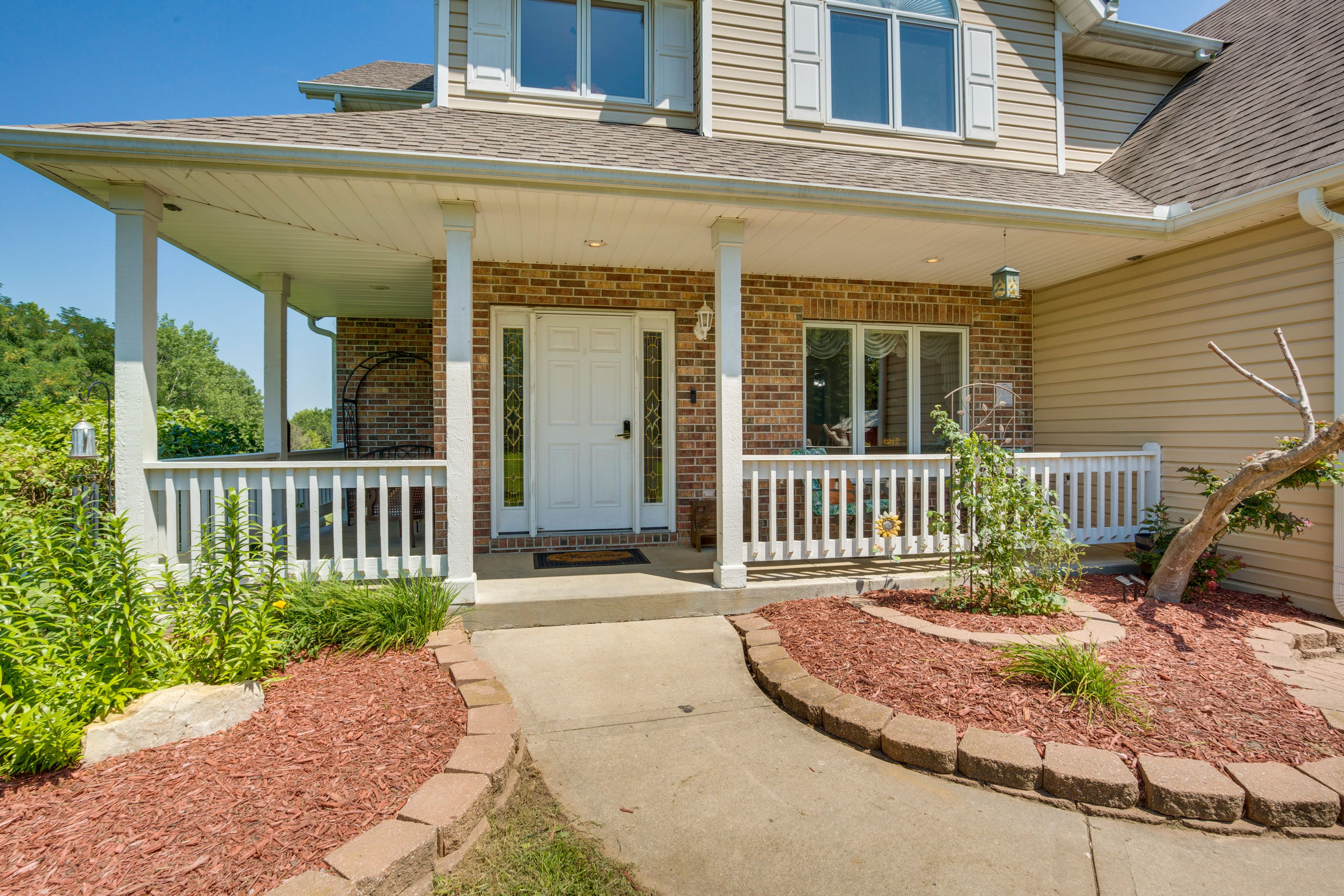 Home Exterior | Parking | Driveway (4 Vehicles)