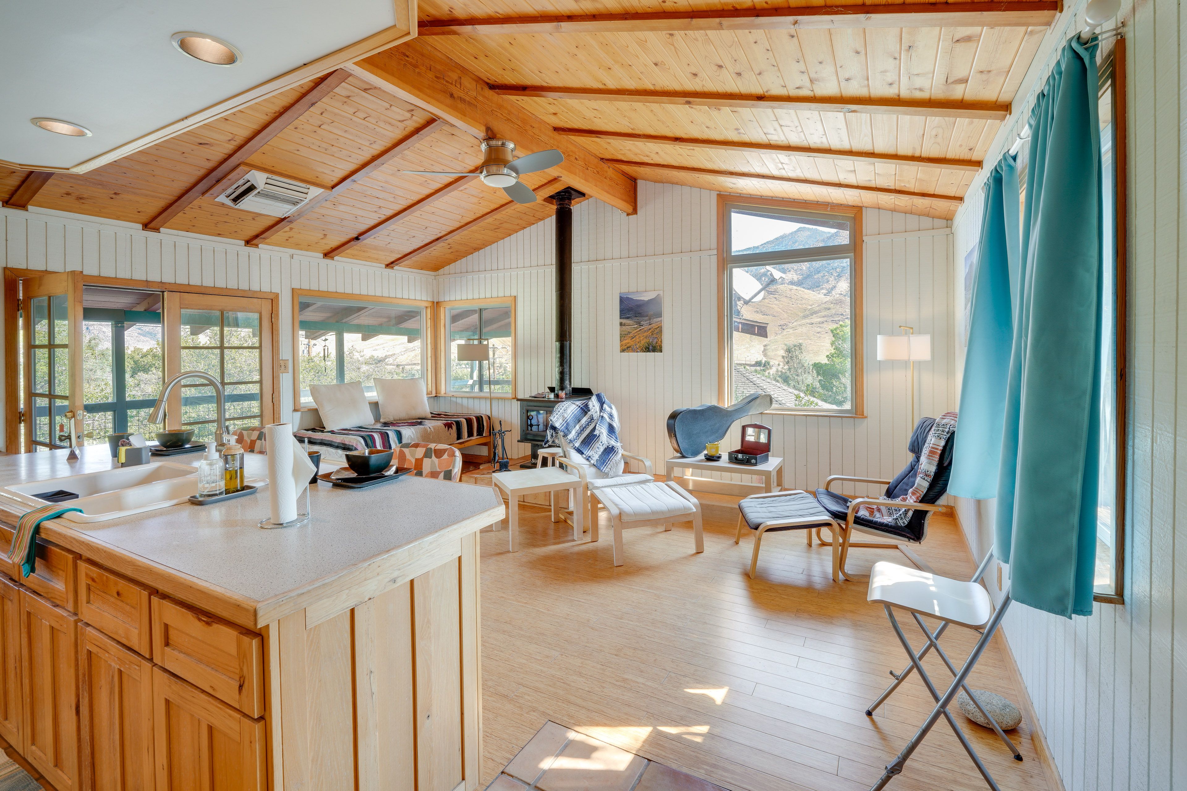 Living Room | Free WiFi | Wood-Burning Stove