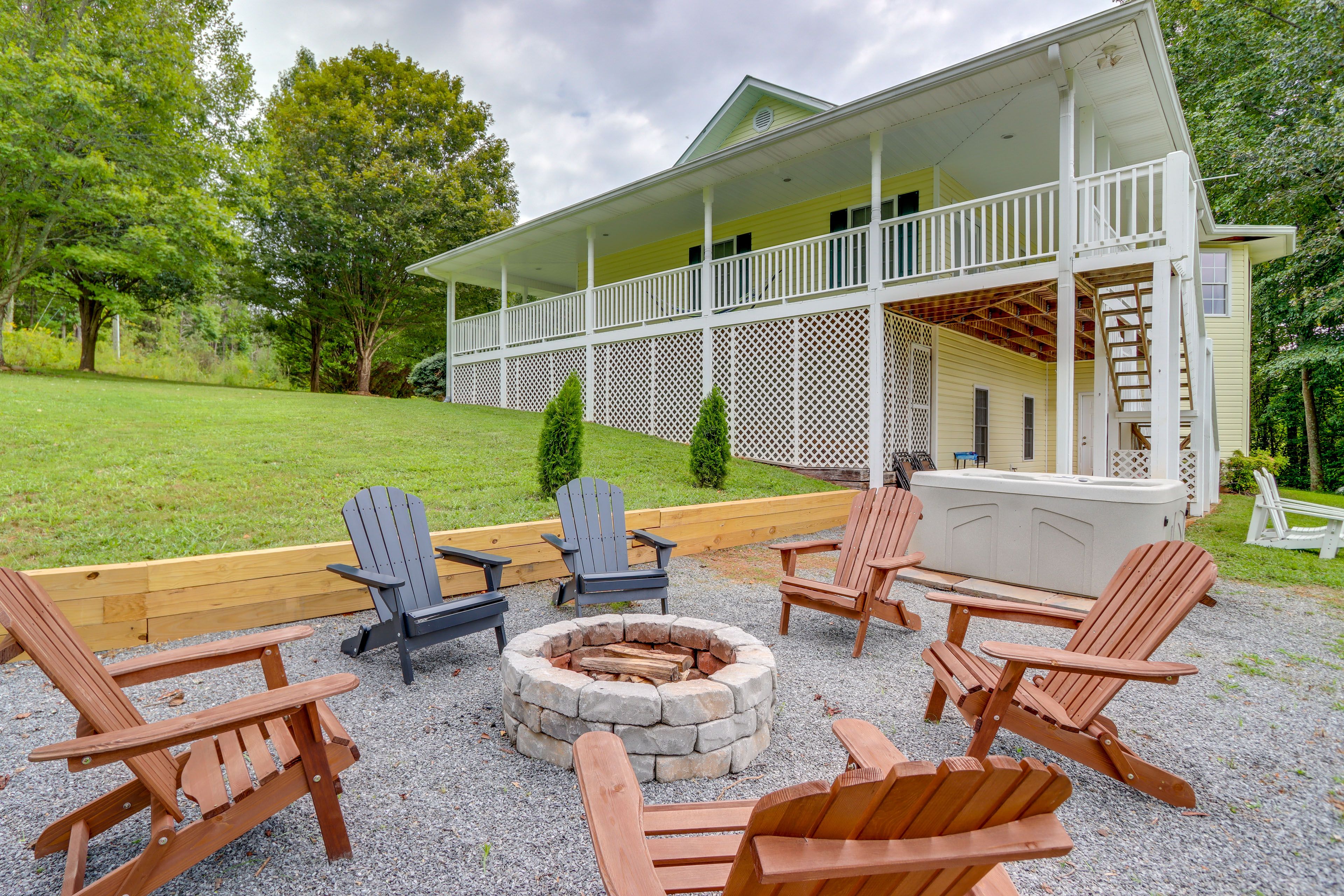 Ellijay Vacation Rental | 5BR | 3BA | 3,100 Sq Ft
