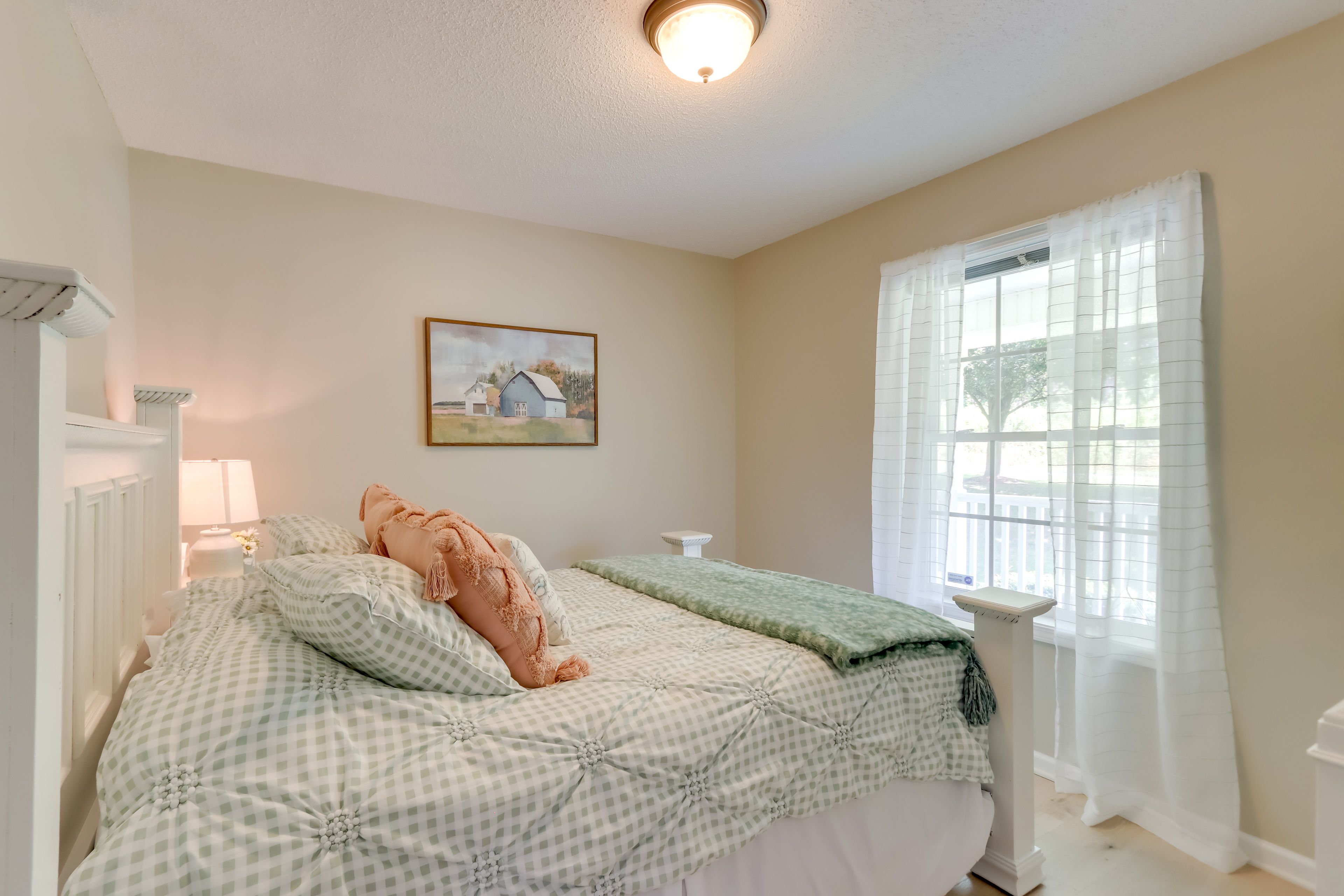 Bedroom 2 | Queen Bed