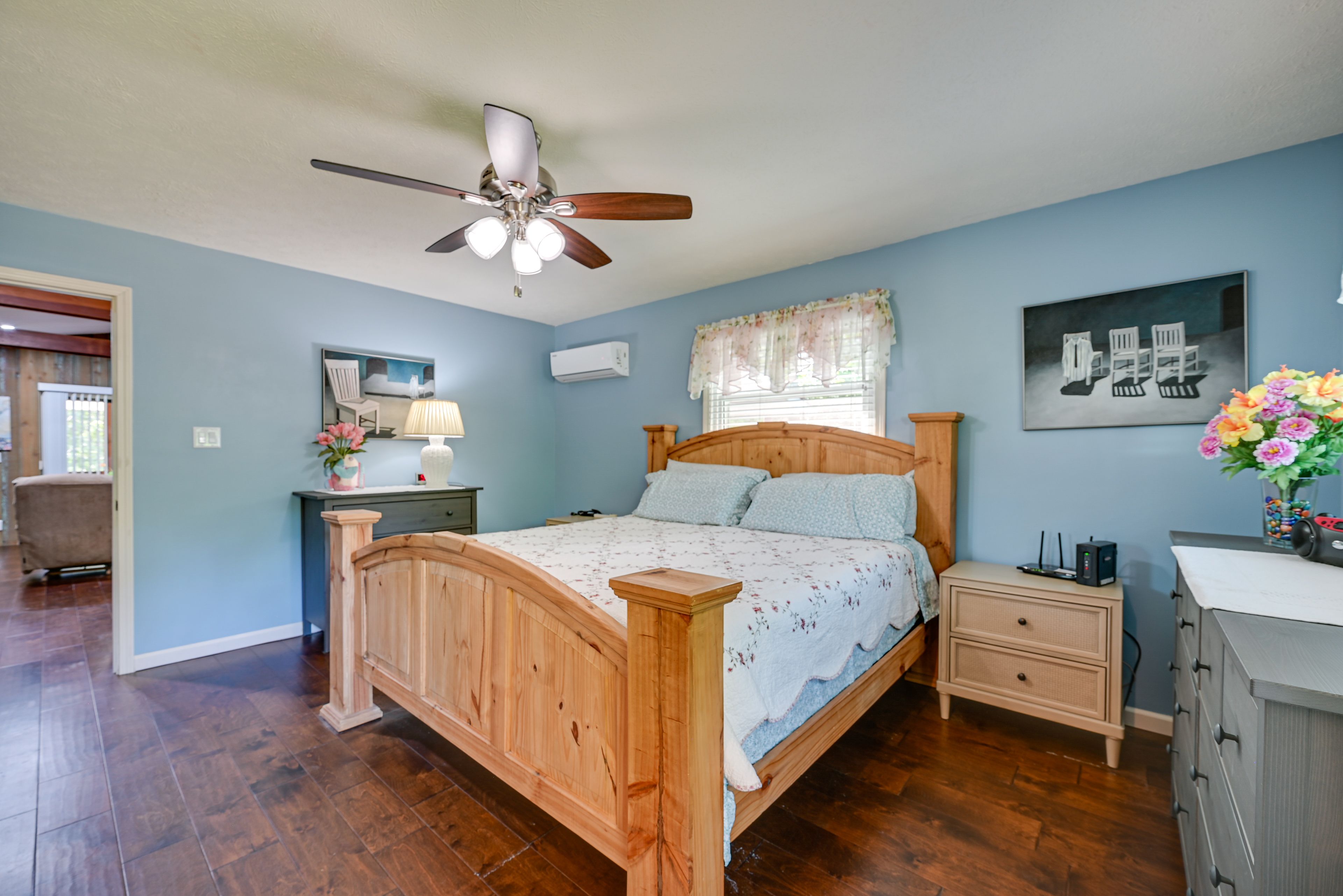Bedroom 1 | King Bed | En-Suite Bathroom | 1st Floor