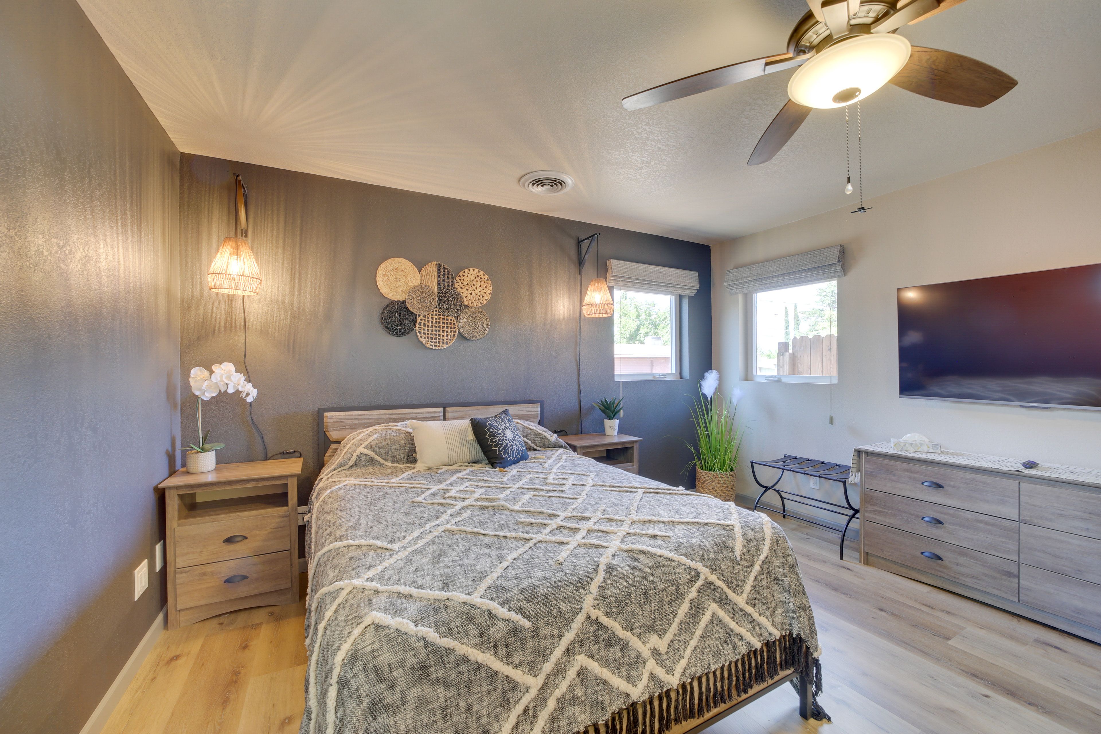 Bedroom 2 | Queen Bed | Smart TV