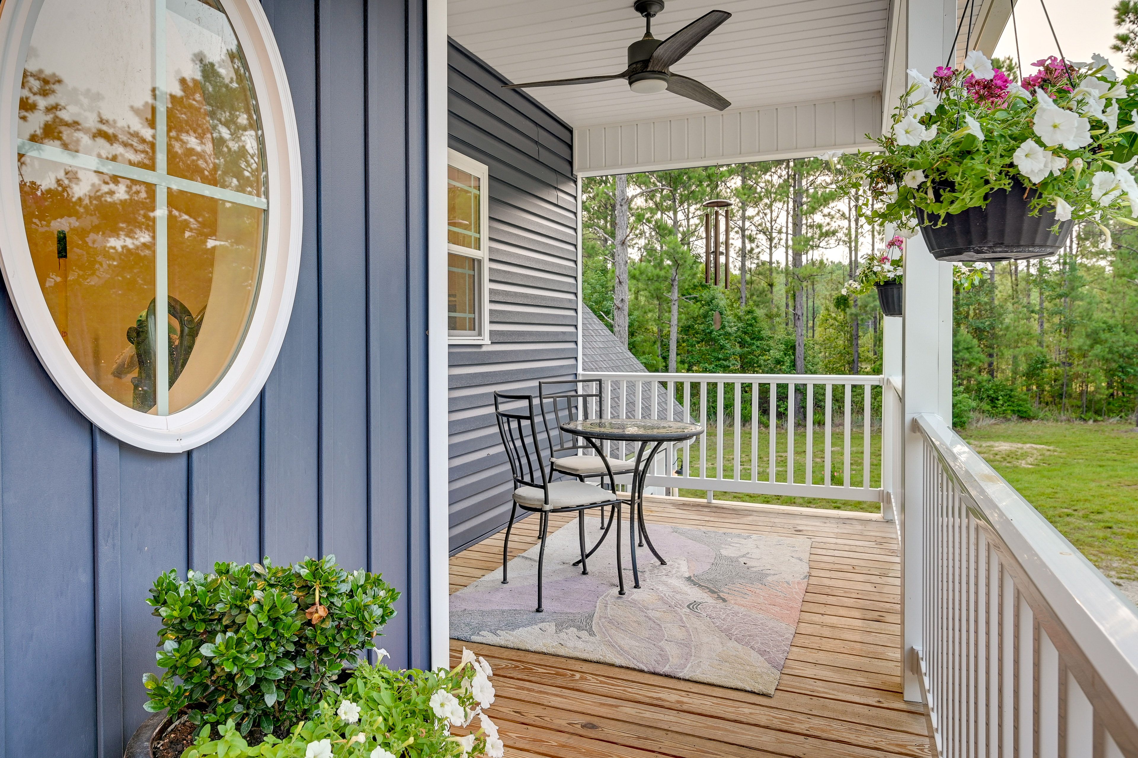 Patio | Swinging Bench
