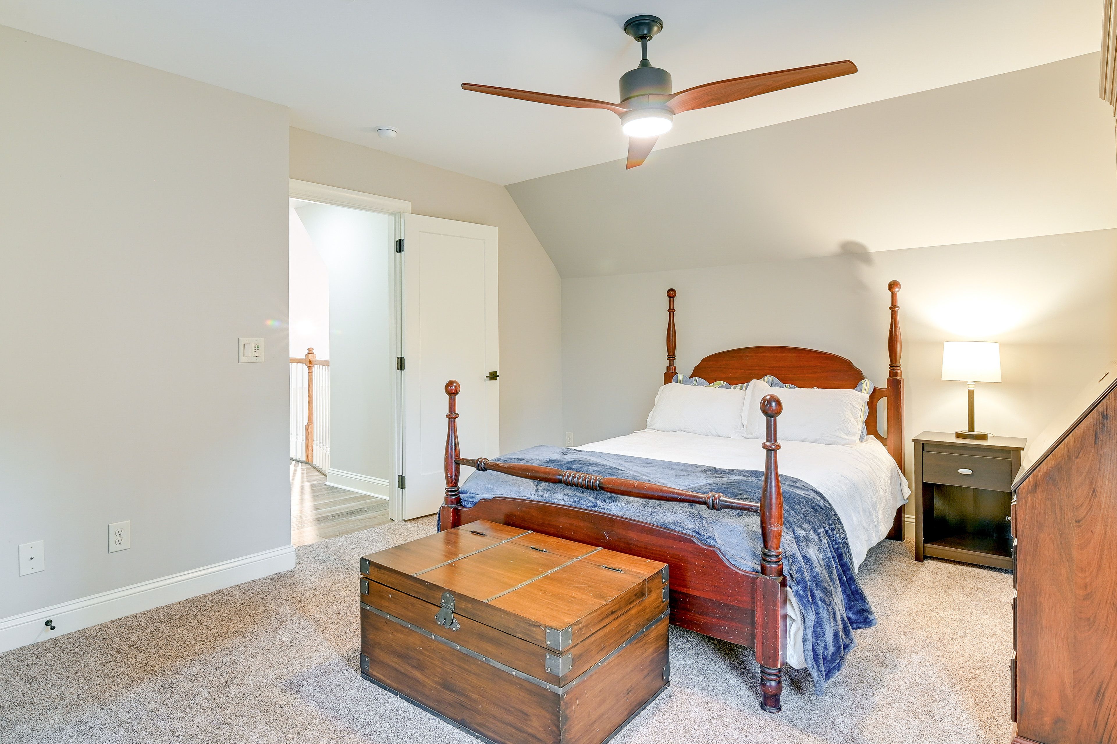 Bedroom 2 | Queen Bed