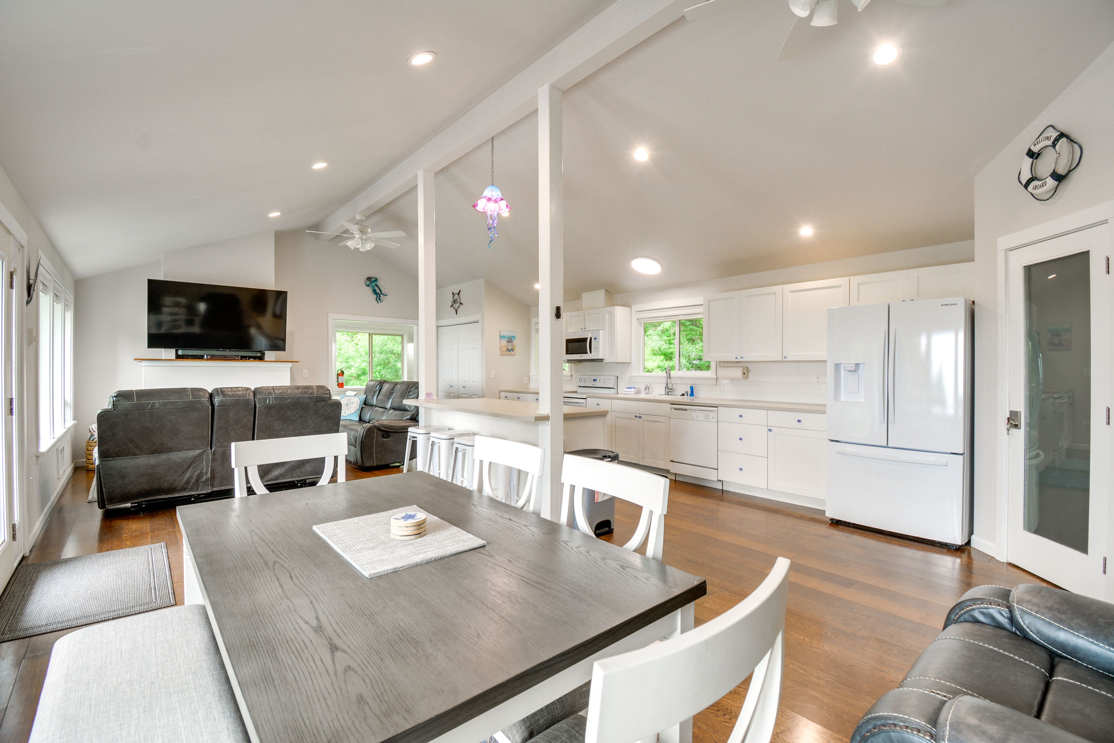 Kitchen & Dining Area | Dog Friendly w/ Fee
