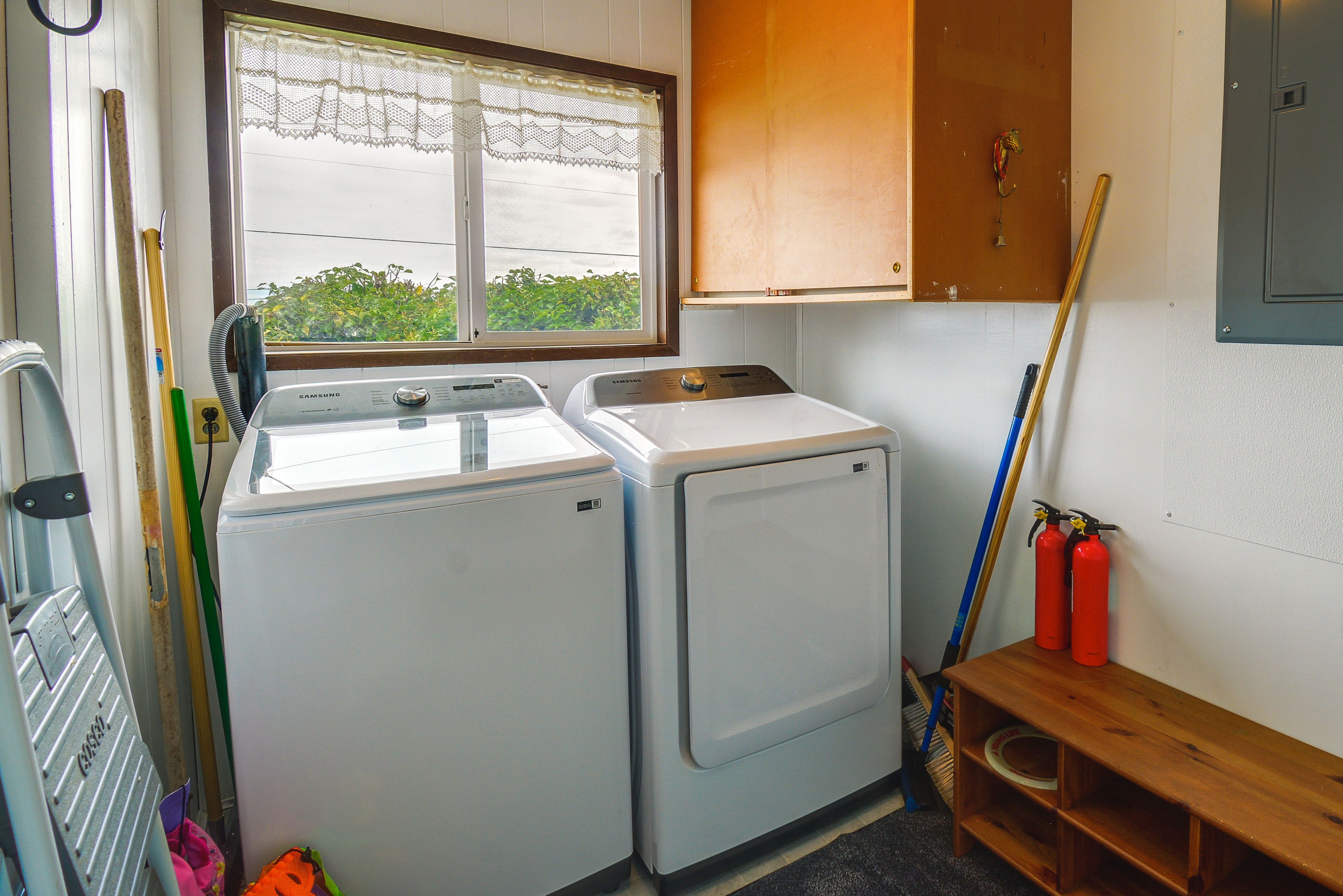Laundry Area | Detergent Provided