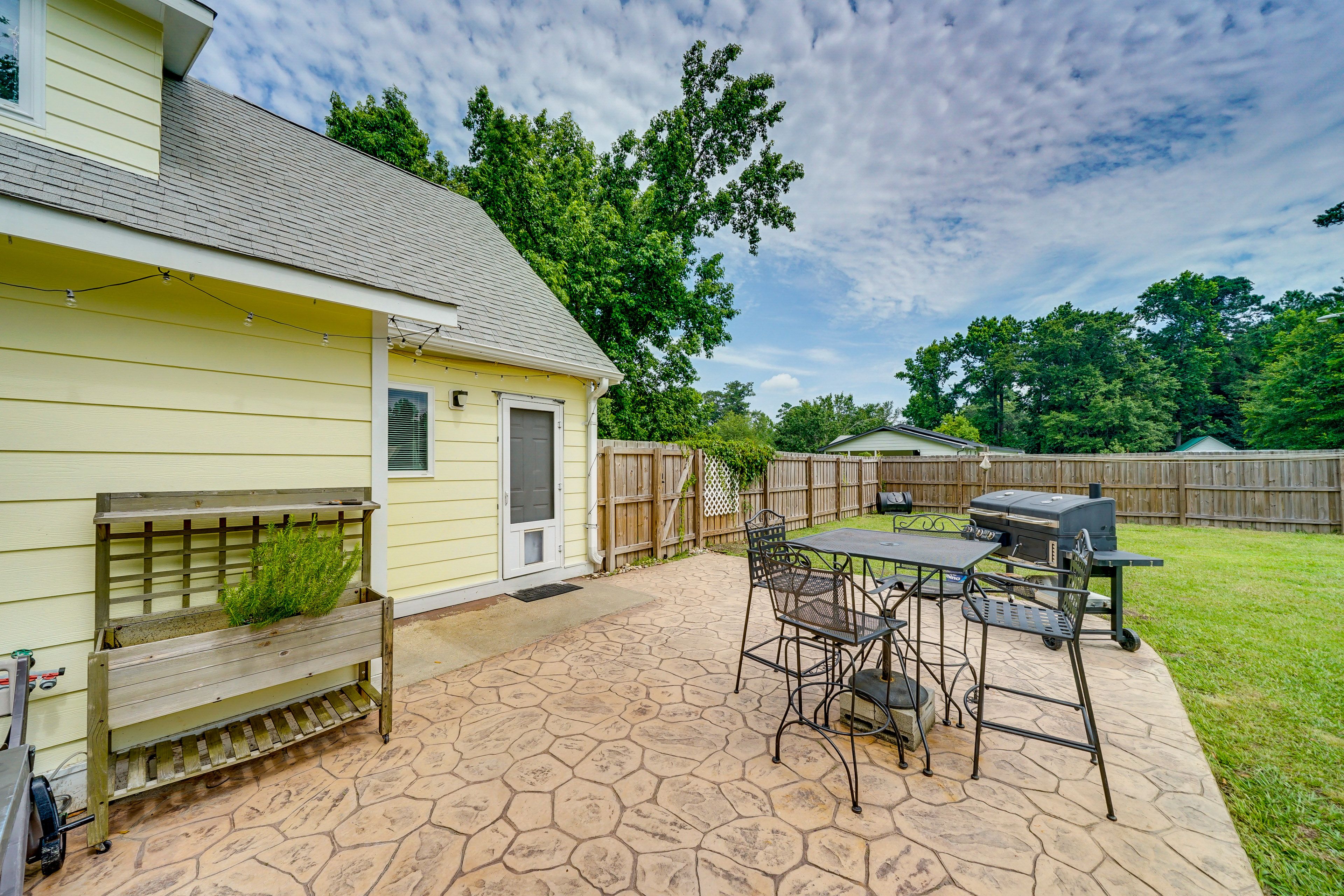Back Patio | Grilling Station | Outdoor Dining Area | Ping Pong Table