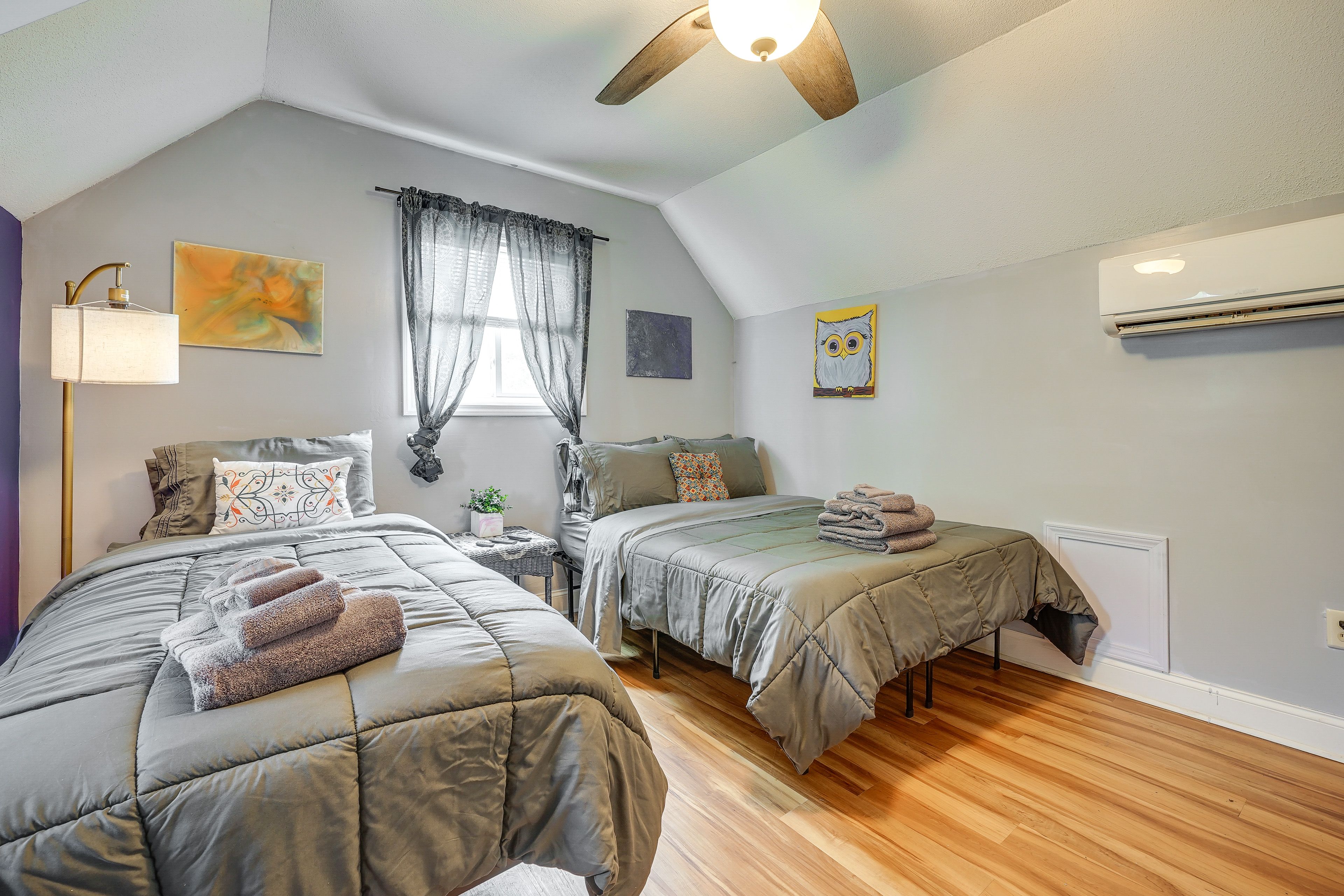 Bedroom 4 | 2 Twin Beds | Children’s Books