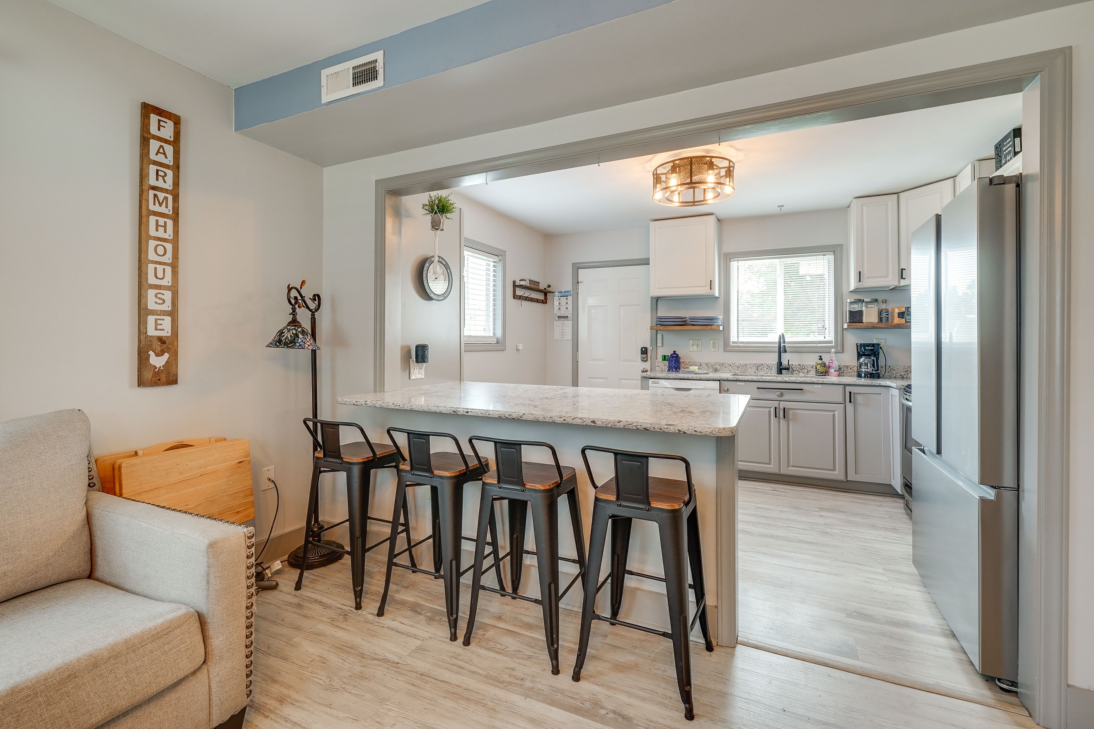 Breakfast Bar | Dishware/Flatware Provided | Free WiFi