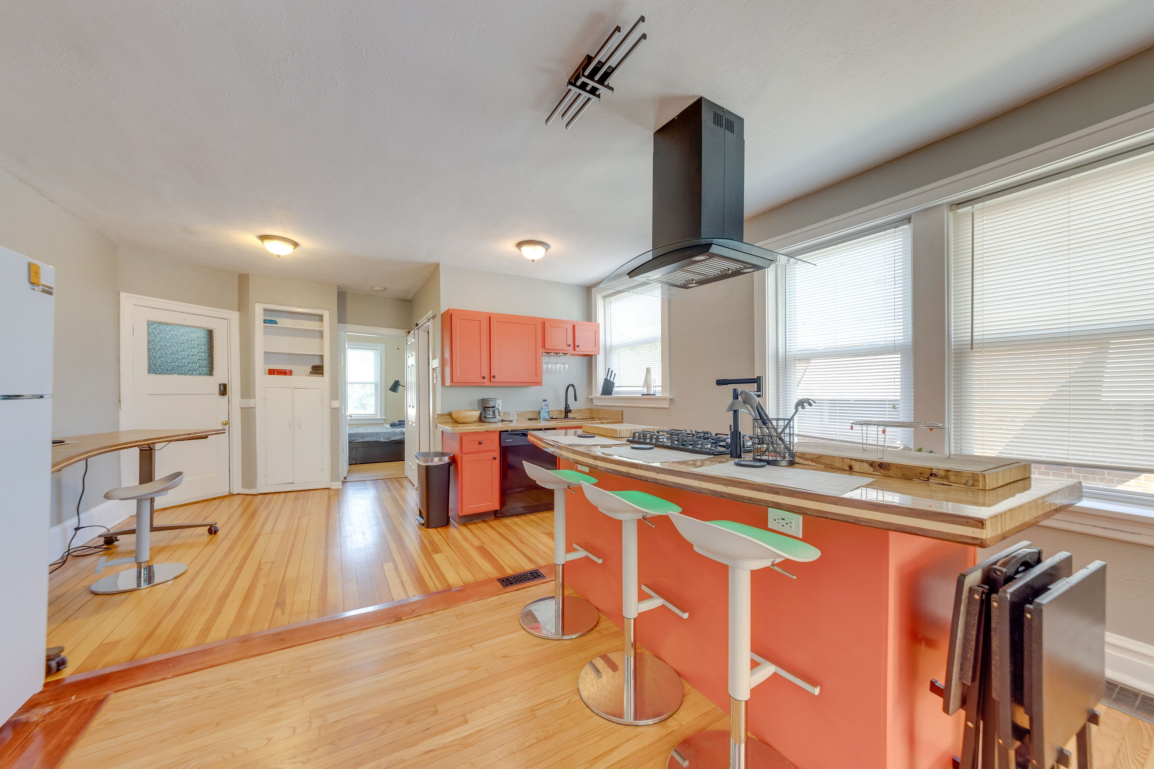 St. Louis Vacation Rental | 1BR | 1BA | Stairs to Enter | 828 Sq Ft