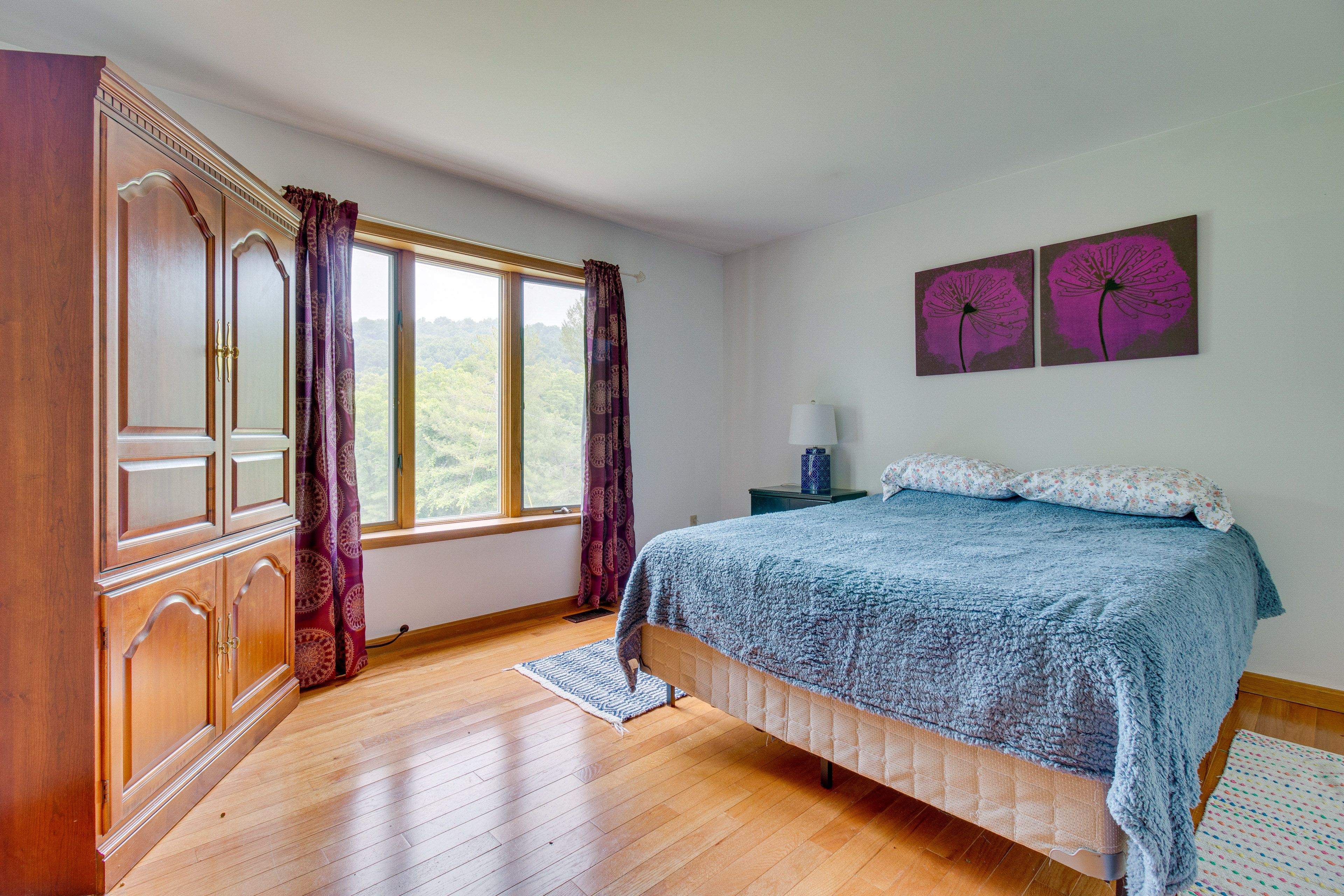 Bedroom 1 | Queen Bed | Linens Provided