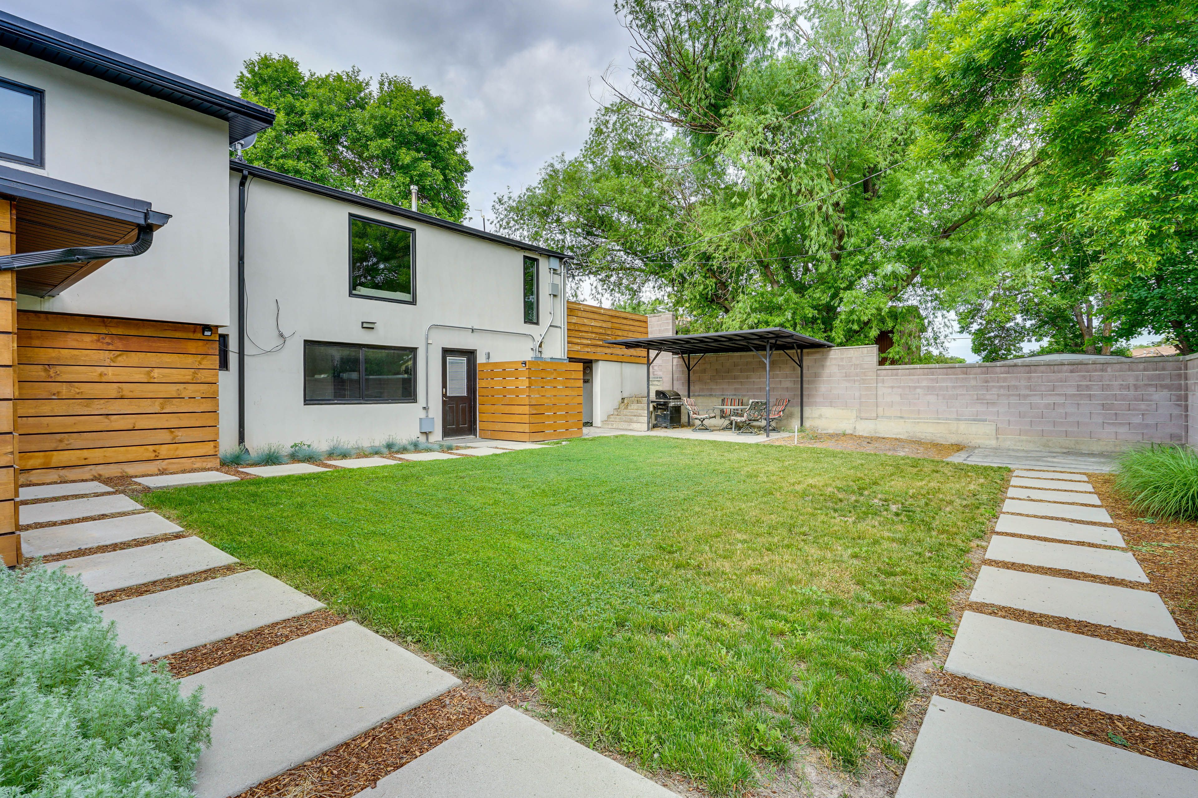 Shared Yard