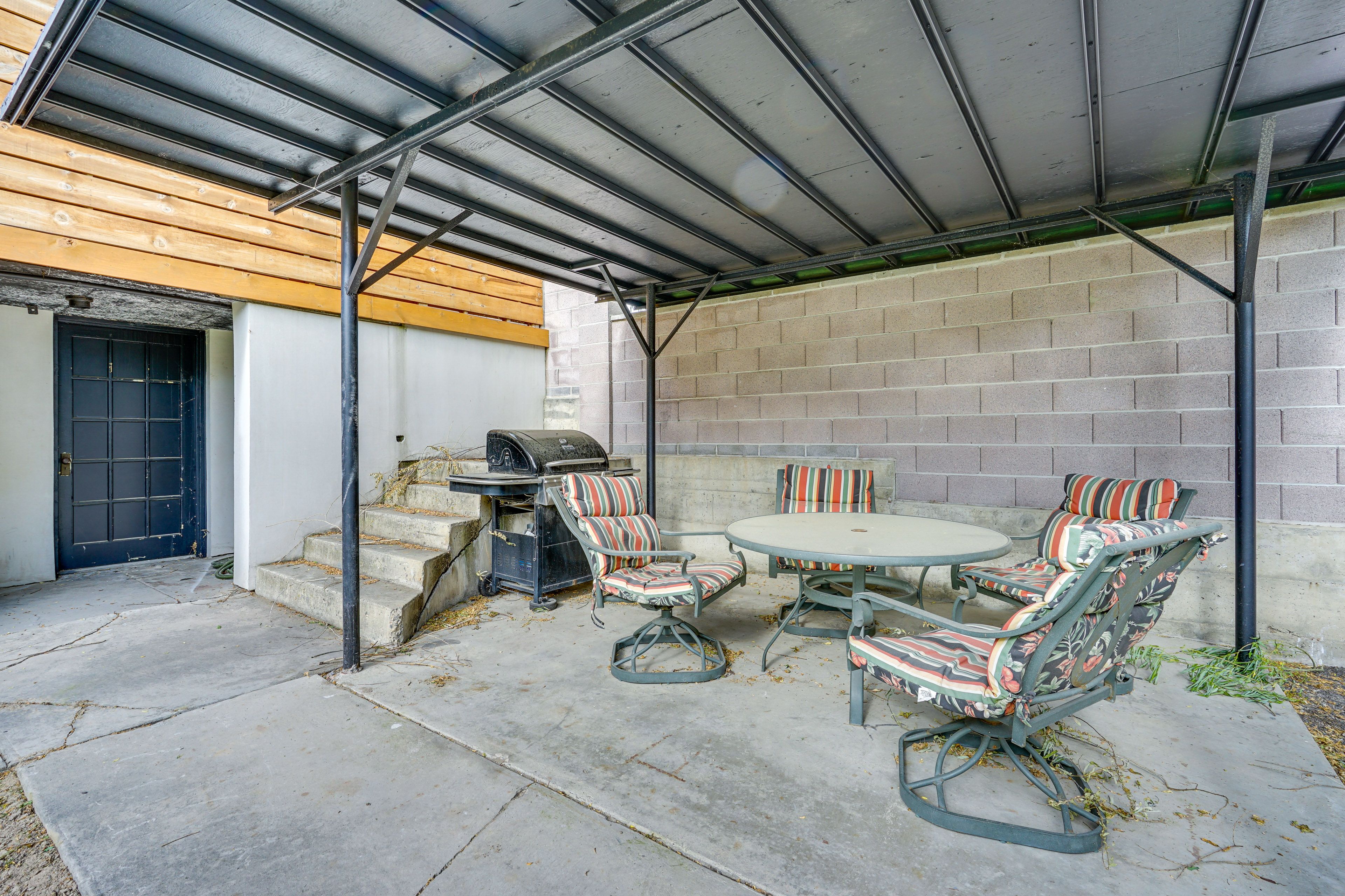 Shared Patio | Gas Grill (Propane Provided)
