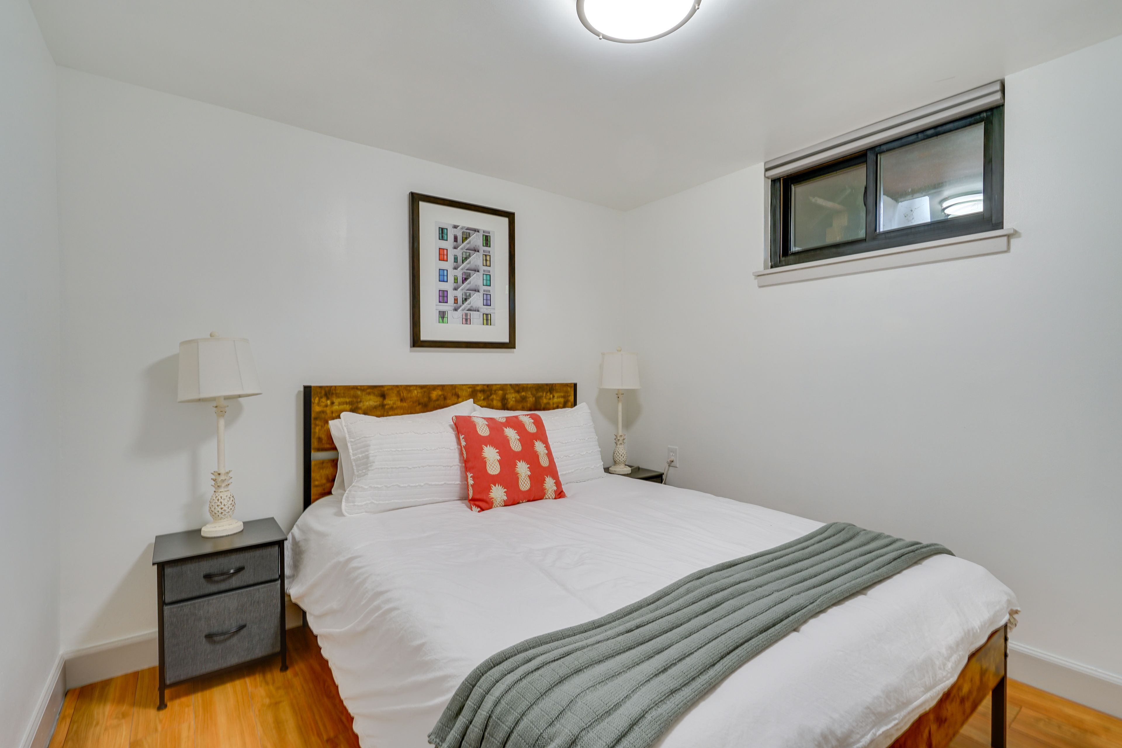 Bedroom 2 | Queen Bed