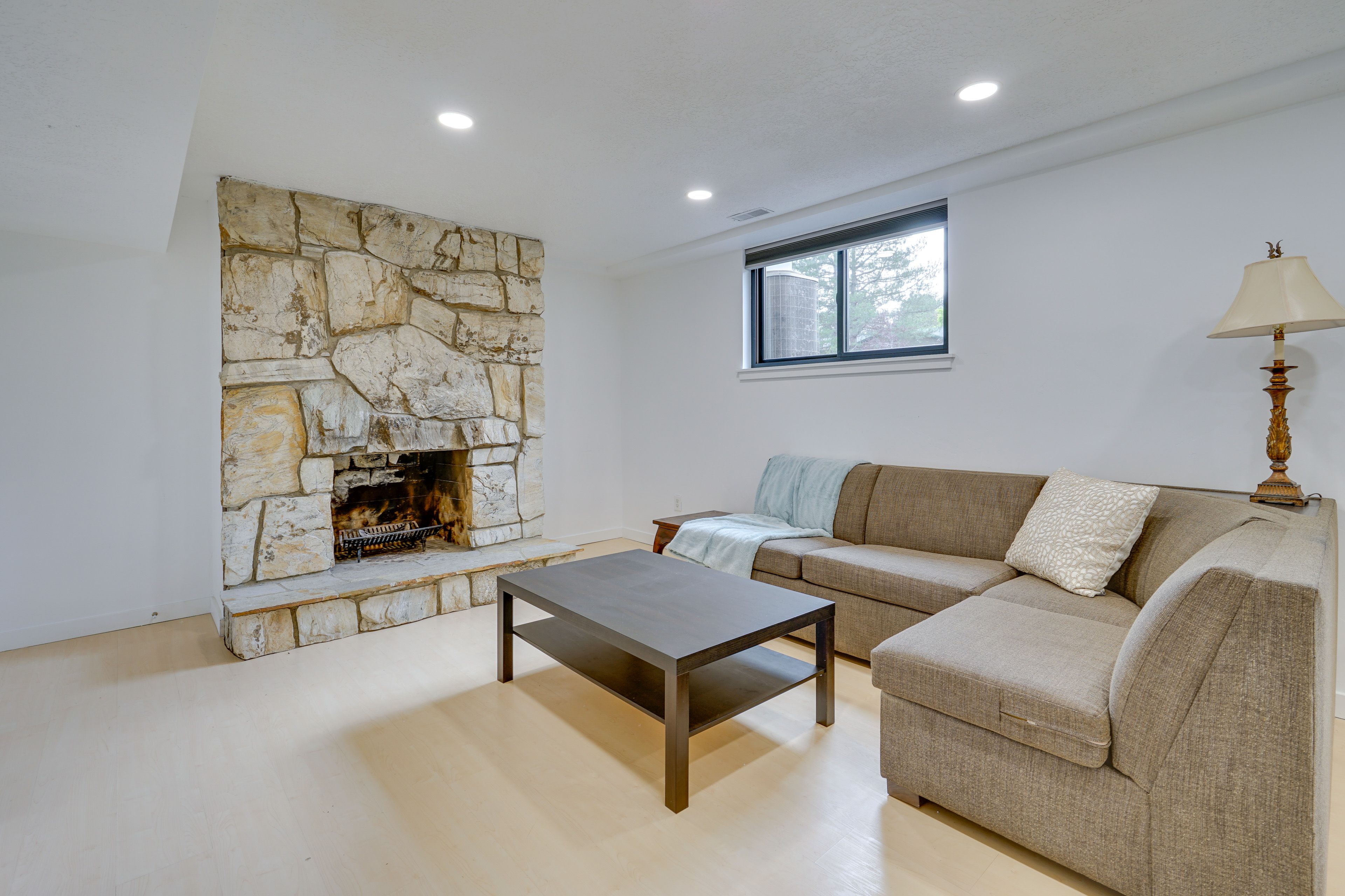 Living Area | Smart TV w/ Local Channels | Central A/C & Electric Heat
