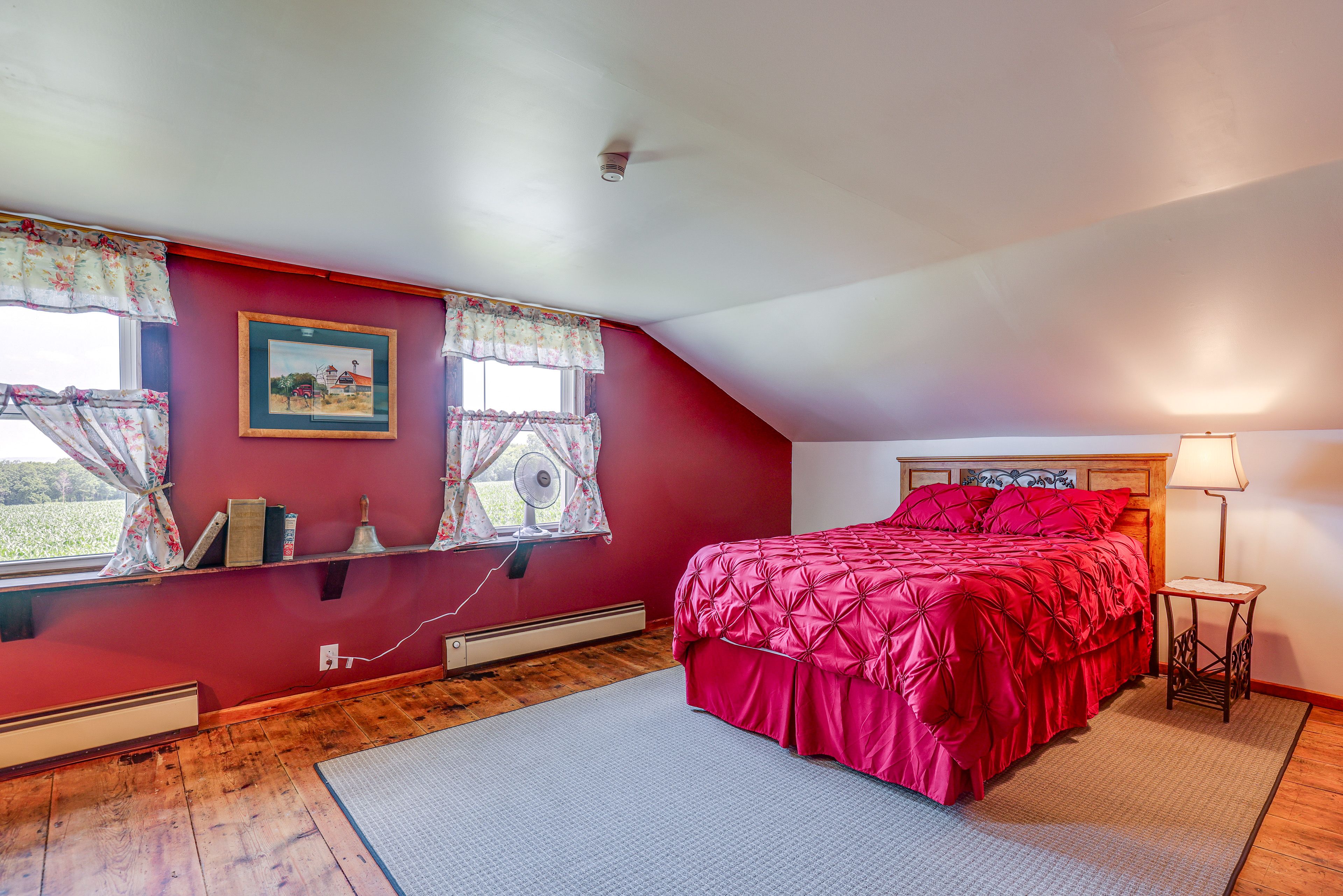 Bedroom 1 | Queen Bed | 2nd Floor | Stairs Required