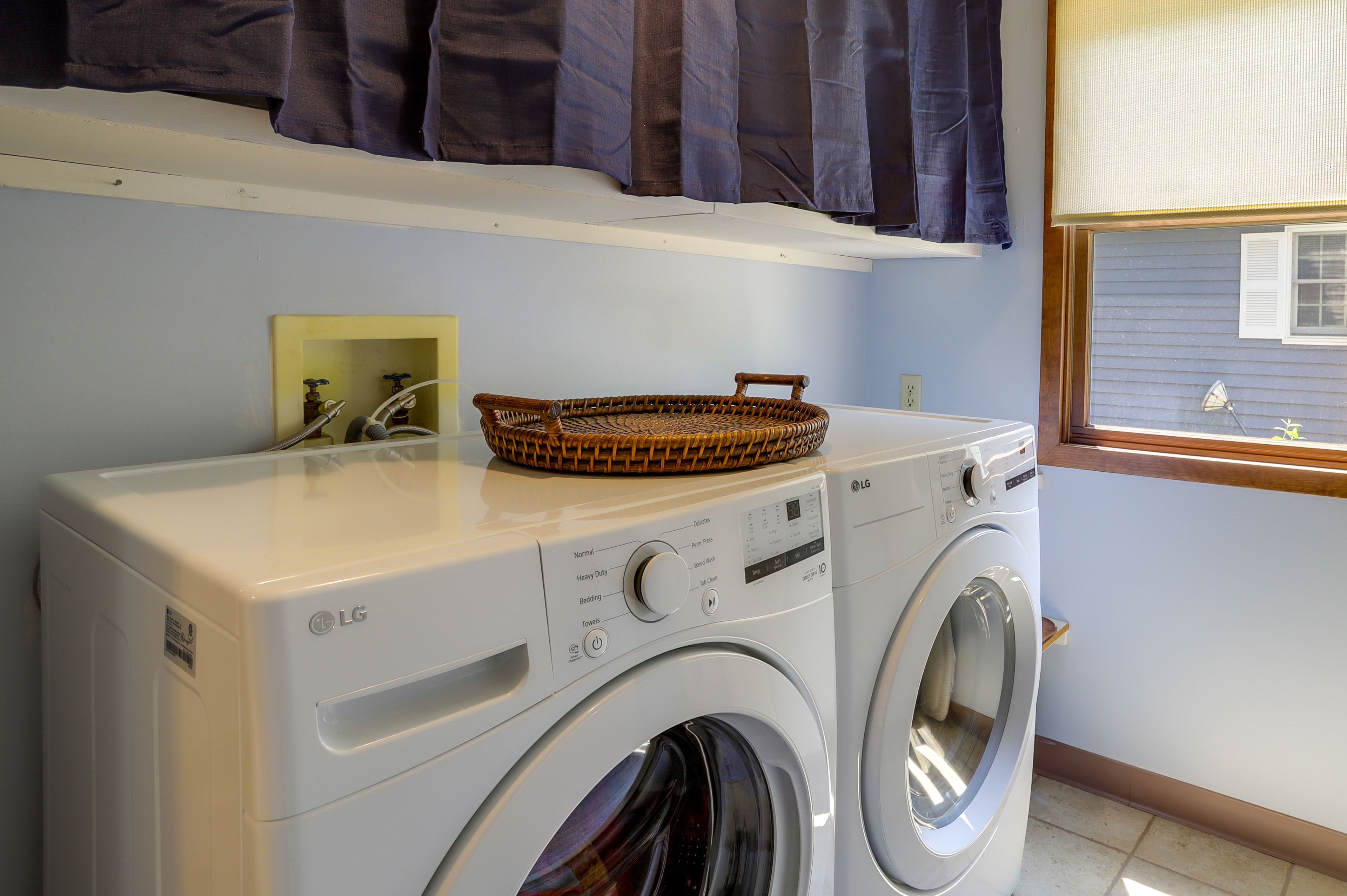 In-Unit Laundry | Washer & Dryer | Iron/Board