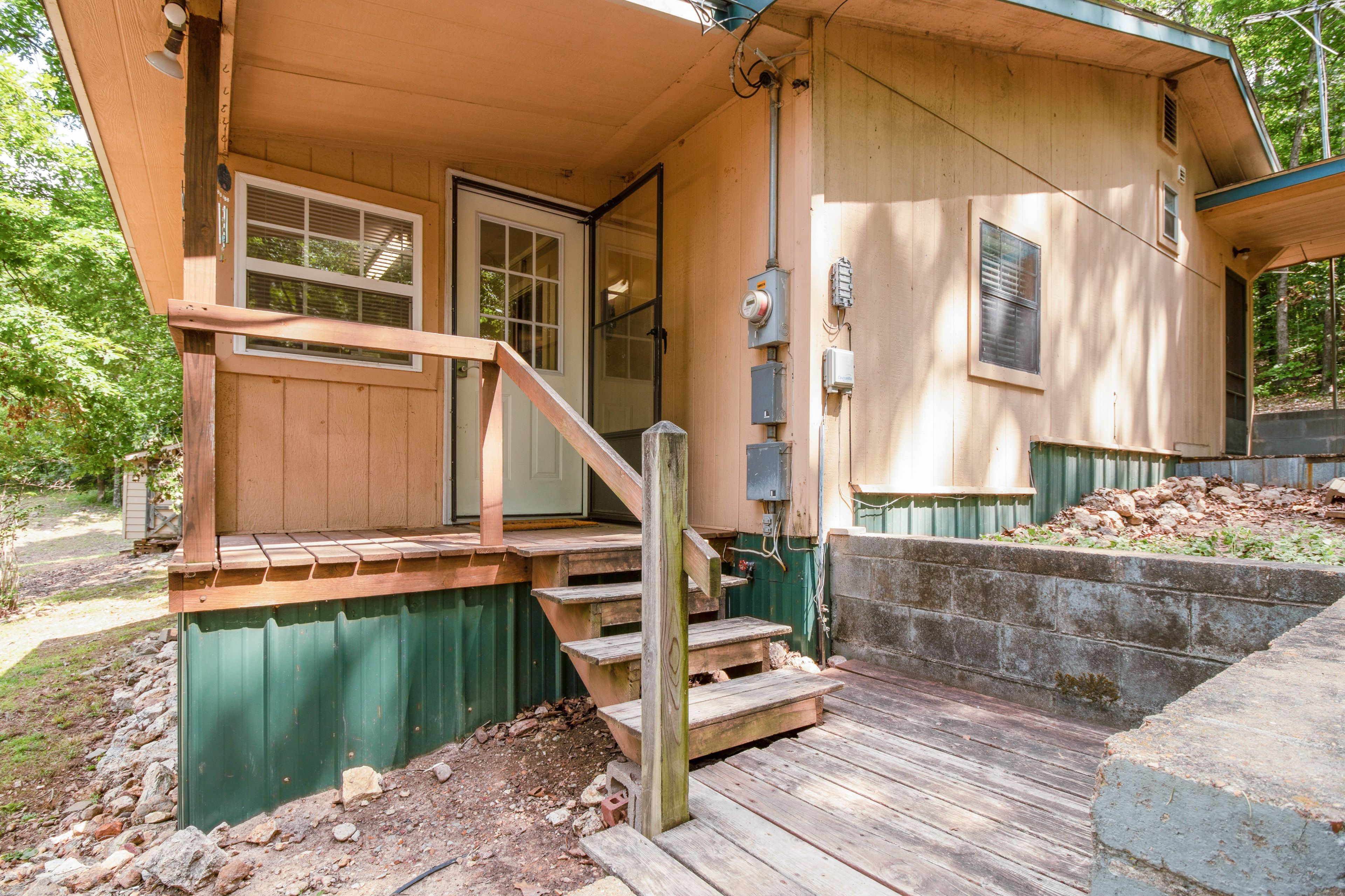 Exterior | Charcoal Grill