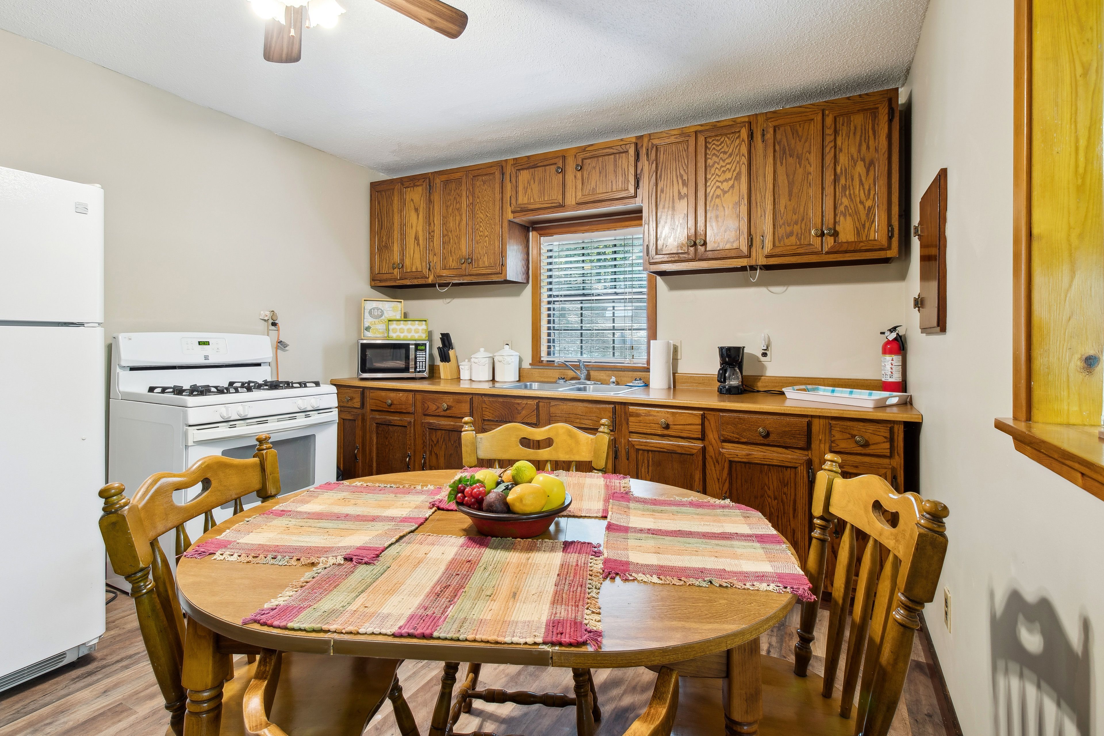 Pocahontas Vacation Rental | 2BR | 1BA | 900 Sq Ft | 4 Steps Required